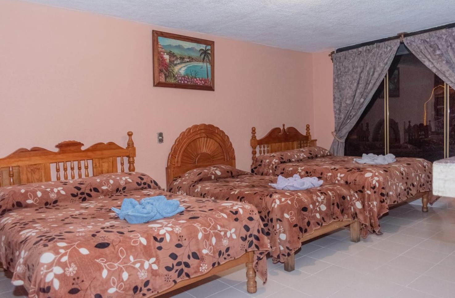 Family Room (5 Adults) photo 1