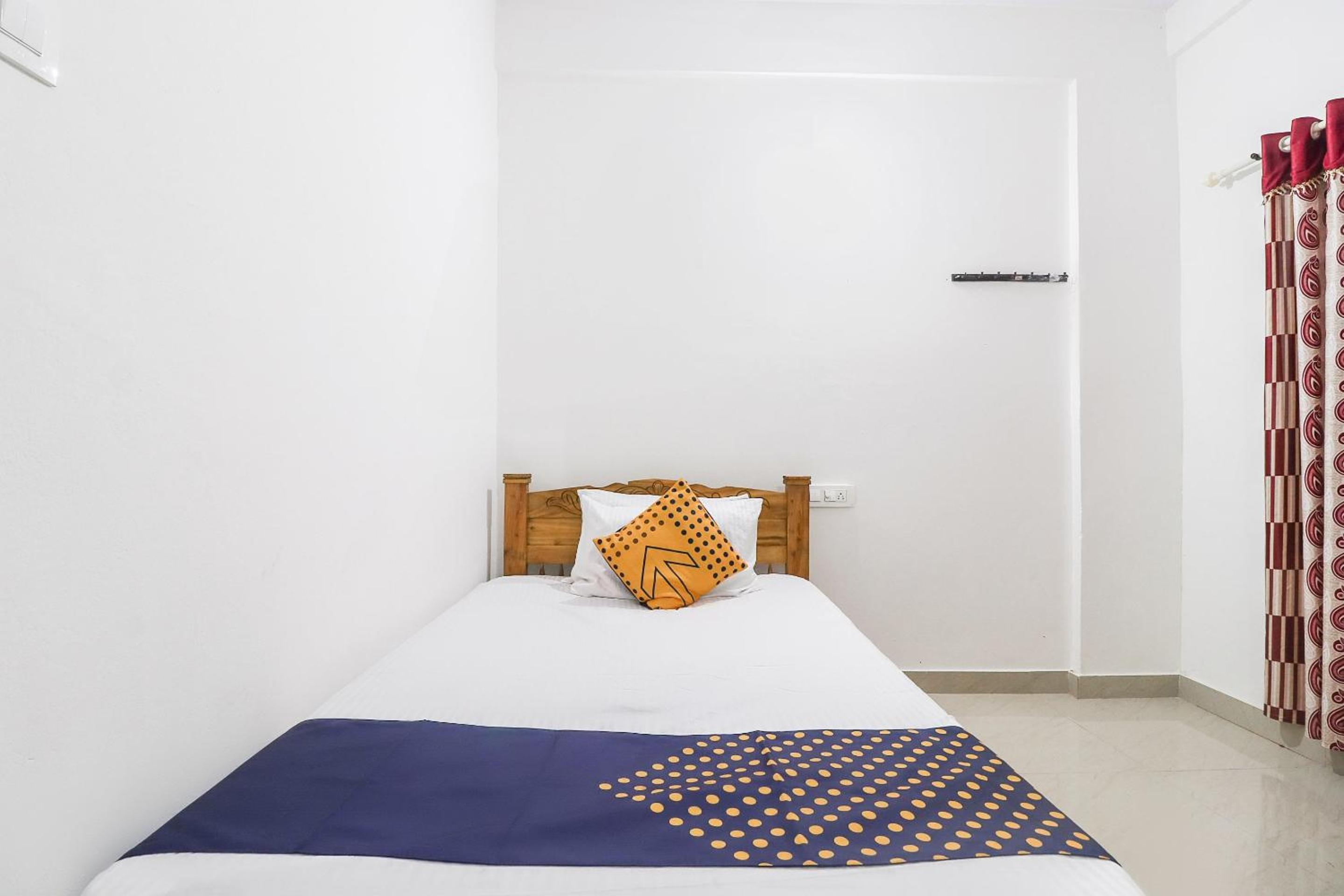 Standard Double Room with Fan photo 3