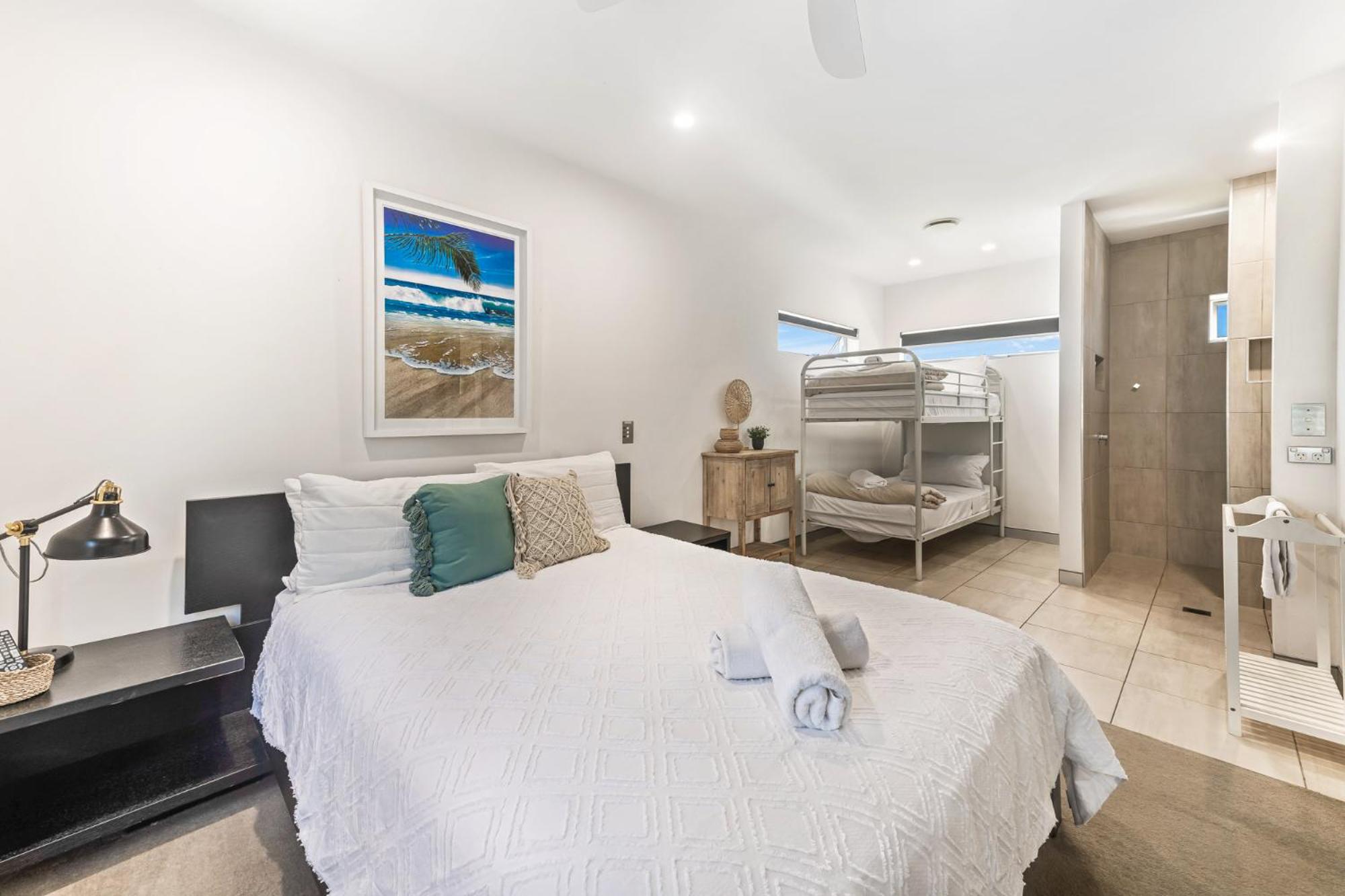 Four-Bedroom House photo 1