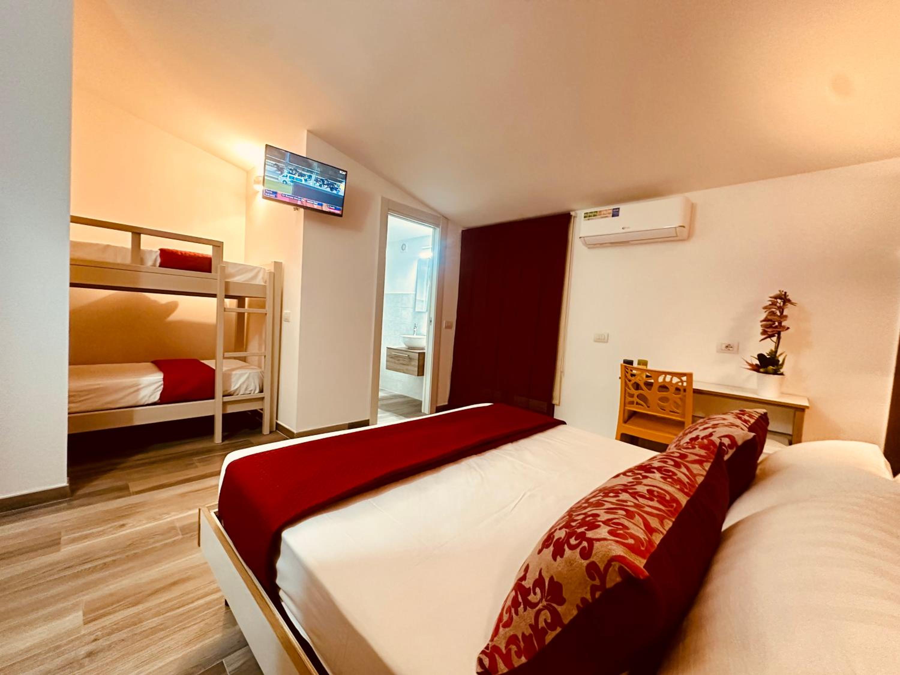 Quadruple Room photo 3