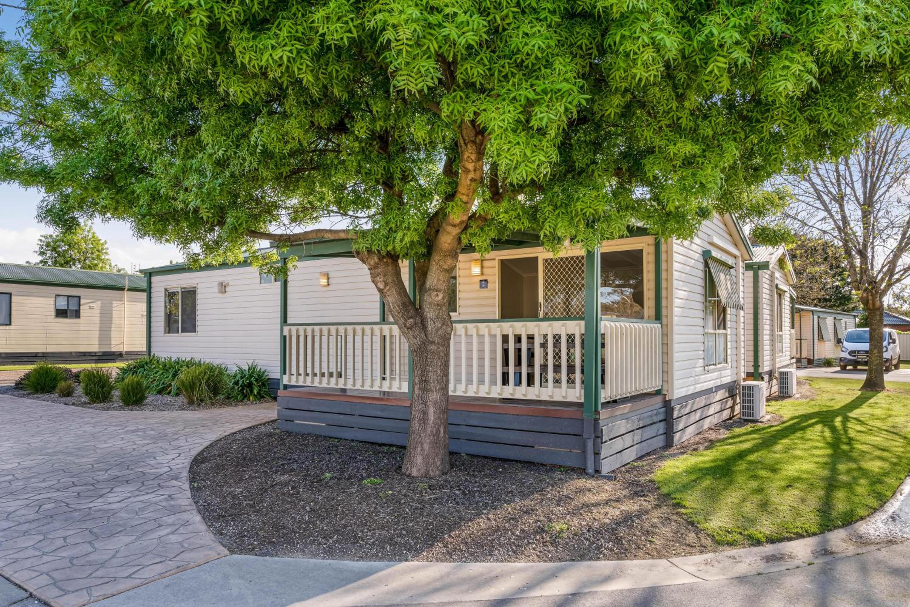 Gold 3 Bedroom (6 Berth) photo 3