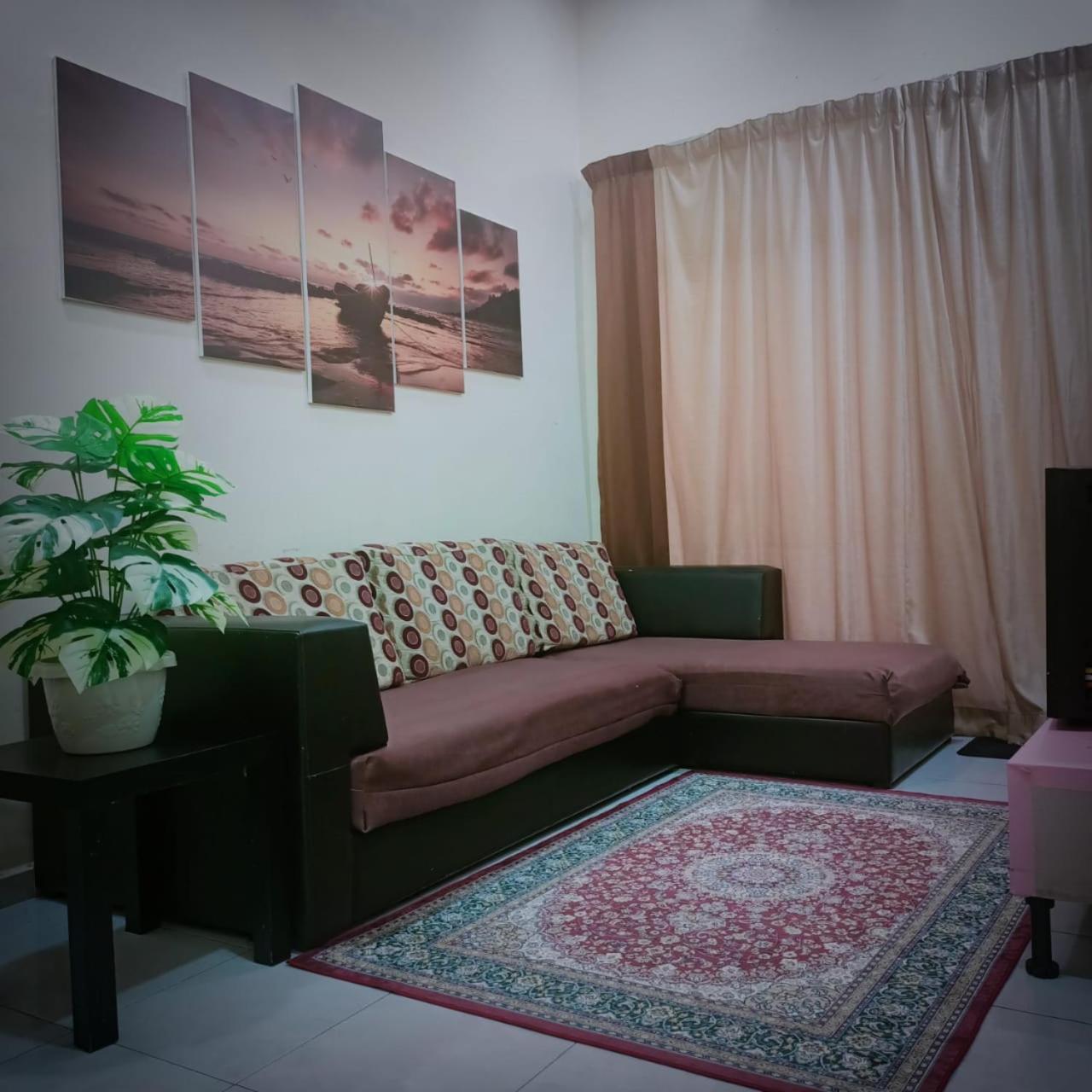 Two-Bedroom House photo 3