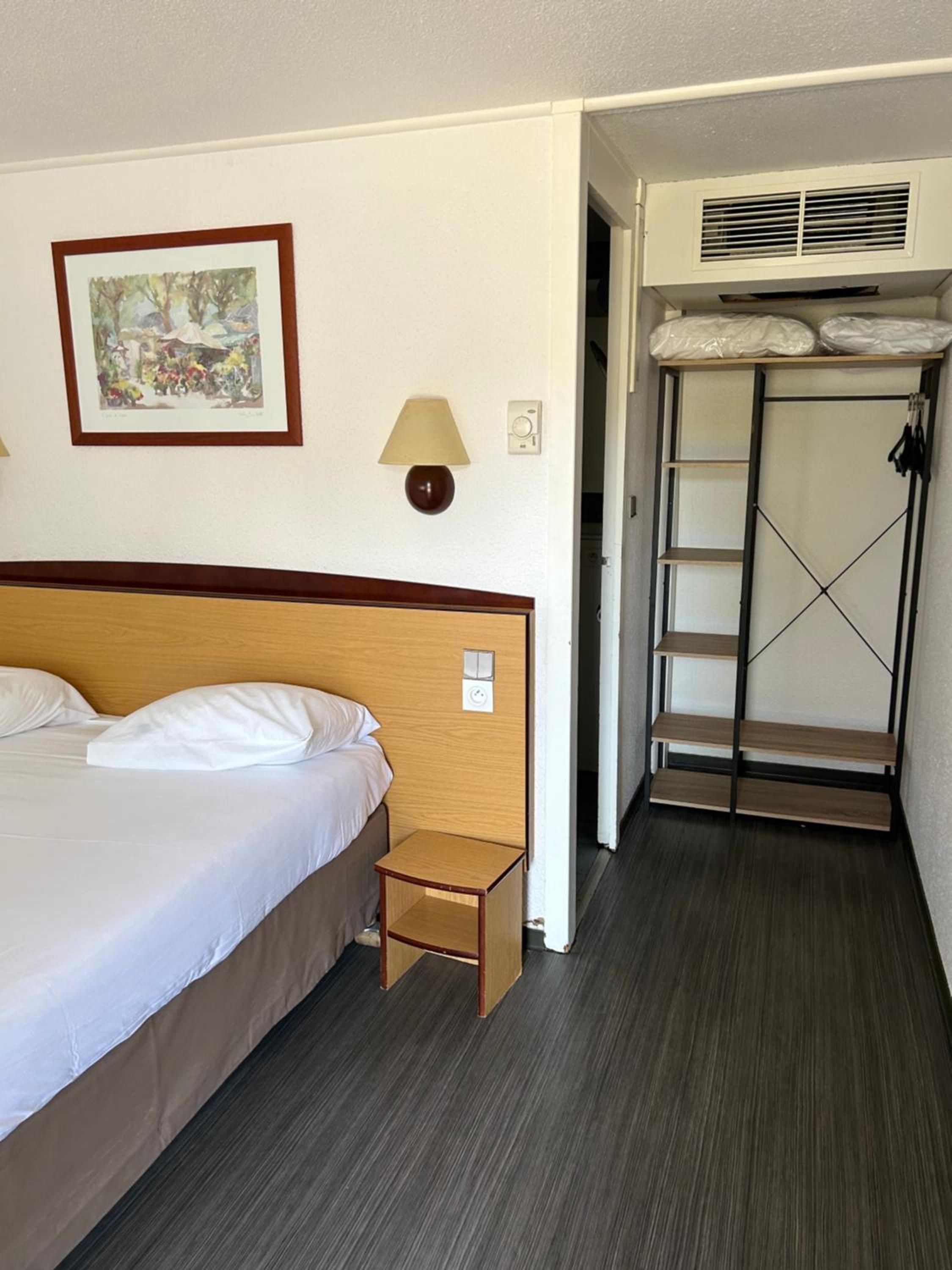 Twin Room - Photo 4