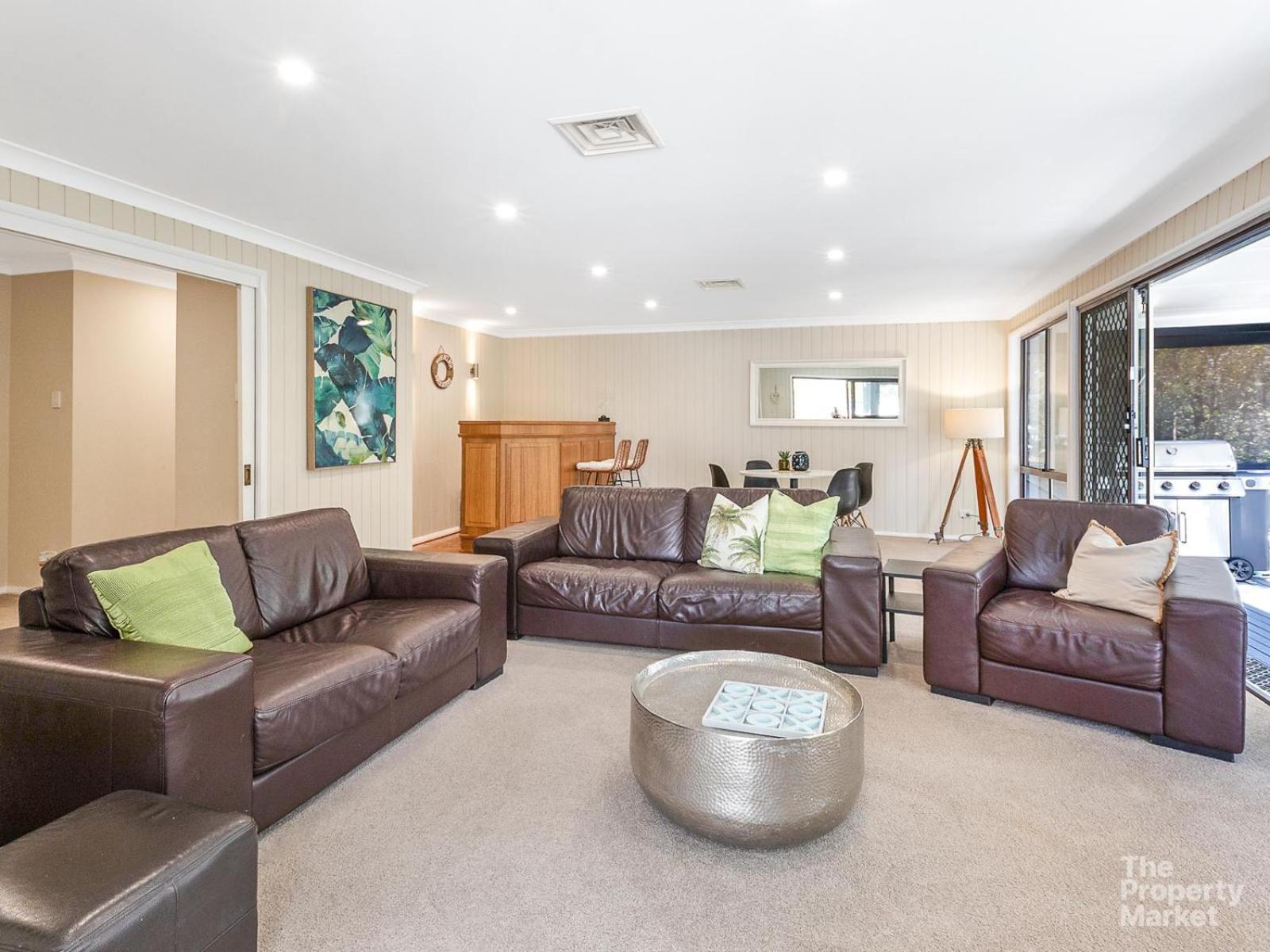 Four-Bedroom House photo 2