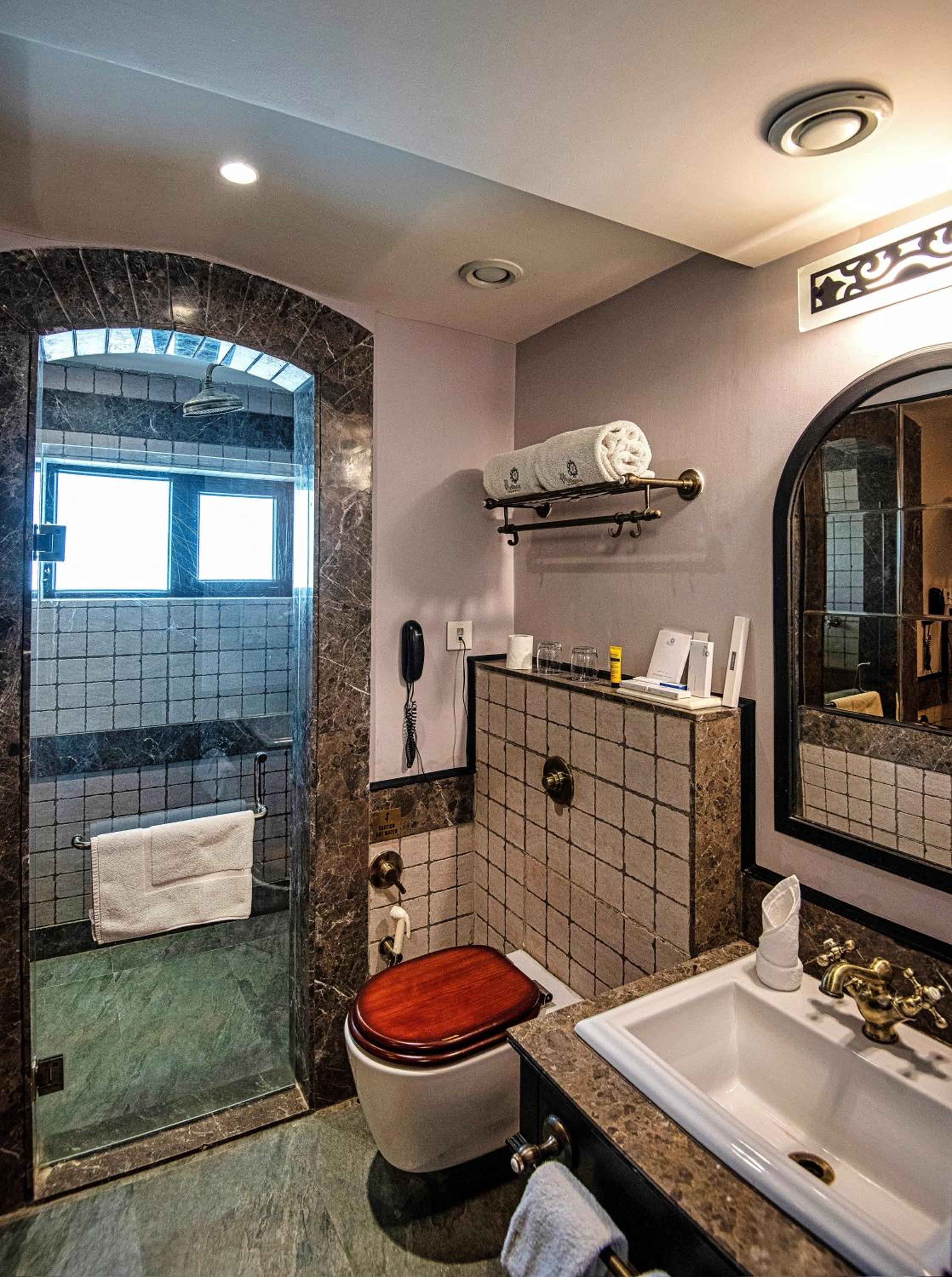 The Windsor Suite - Photo 3
