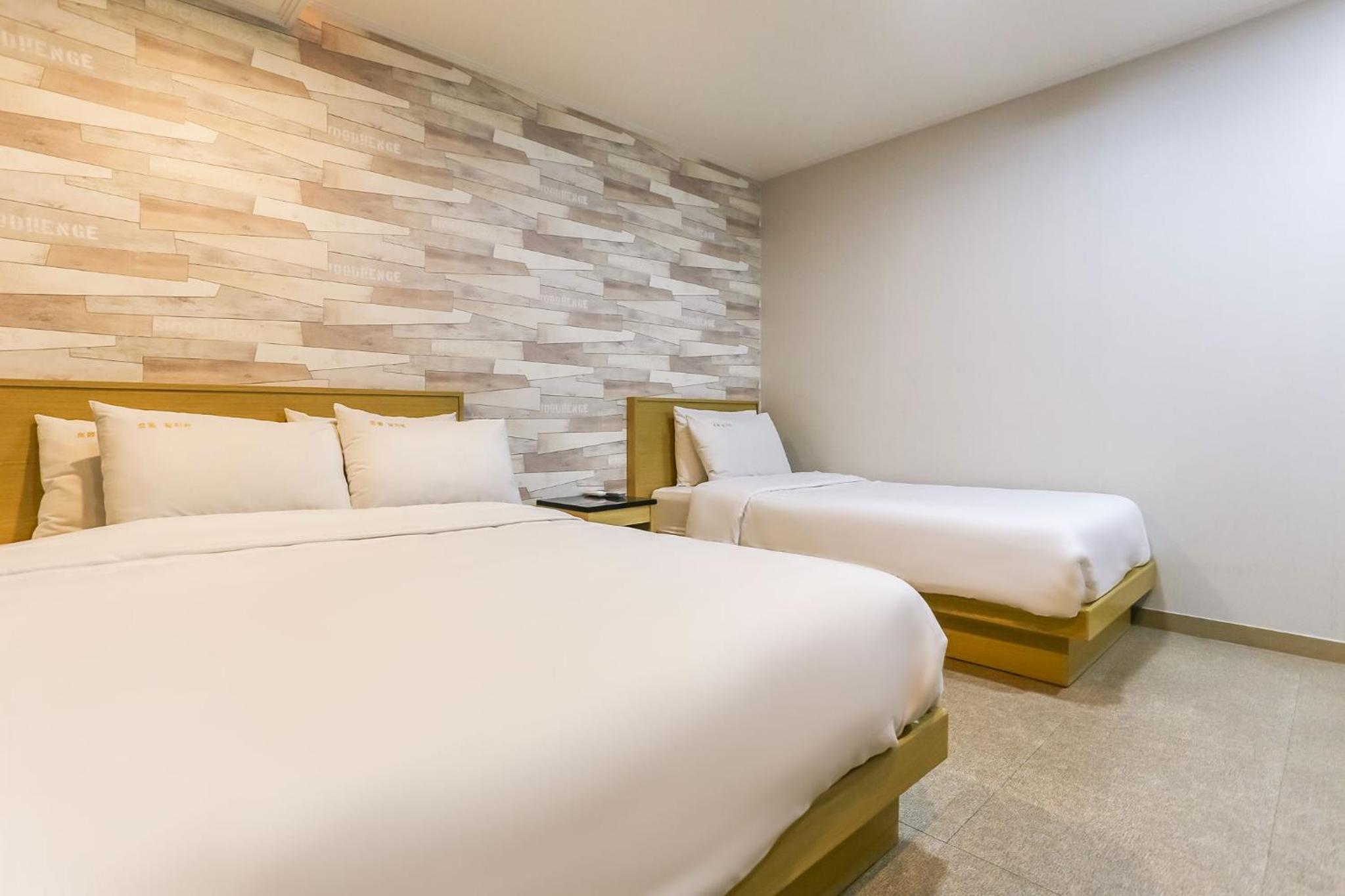 Twin Room - Photo 4