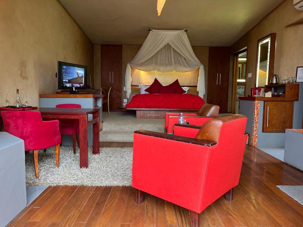 Deluxe King Room photo 1
