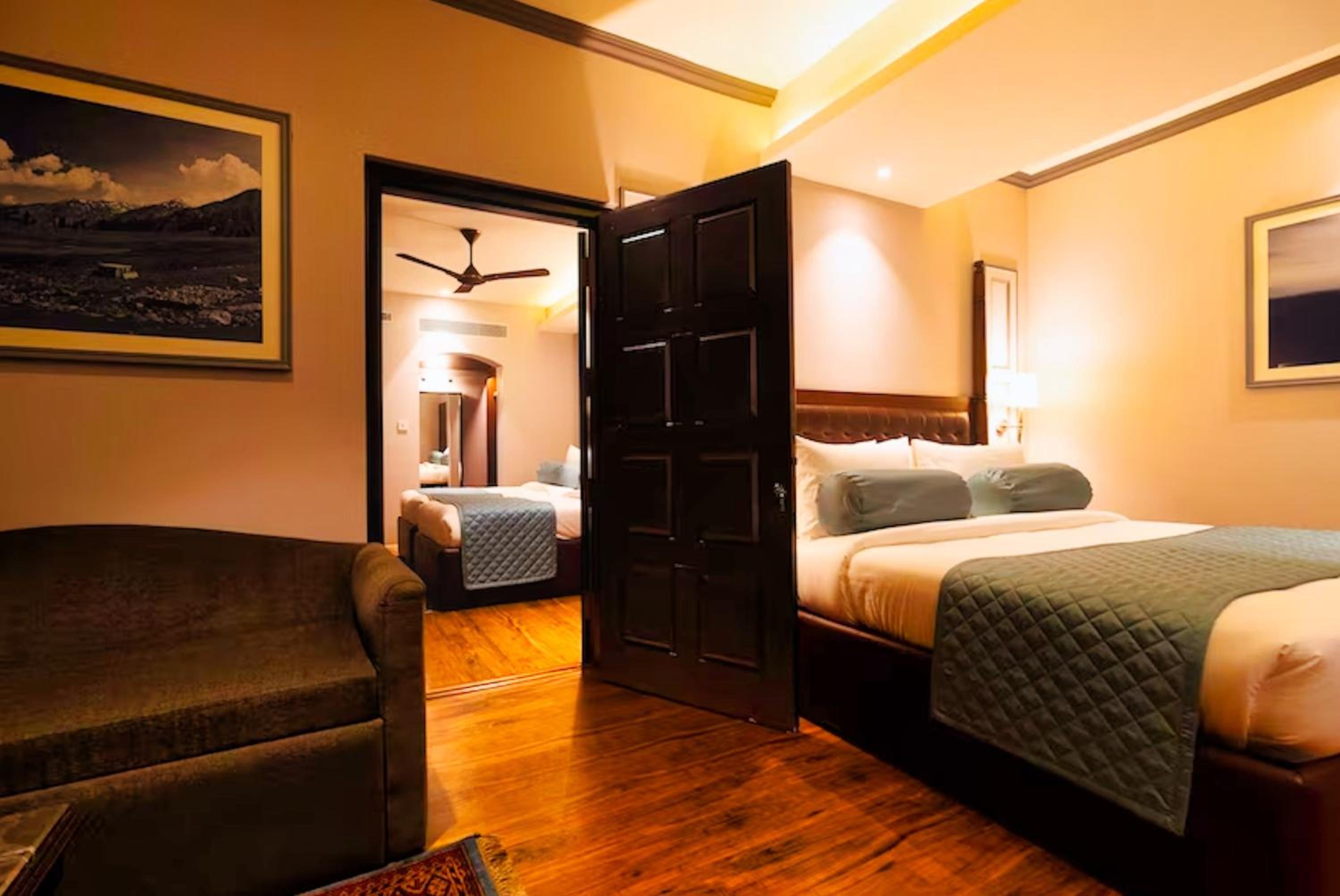 The Windsor Suite - Photo 4