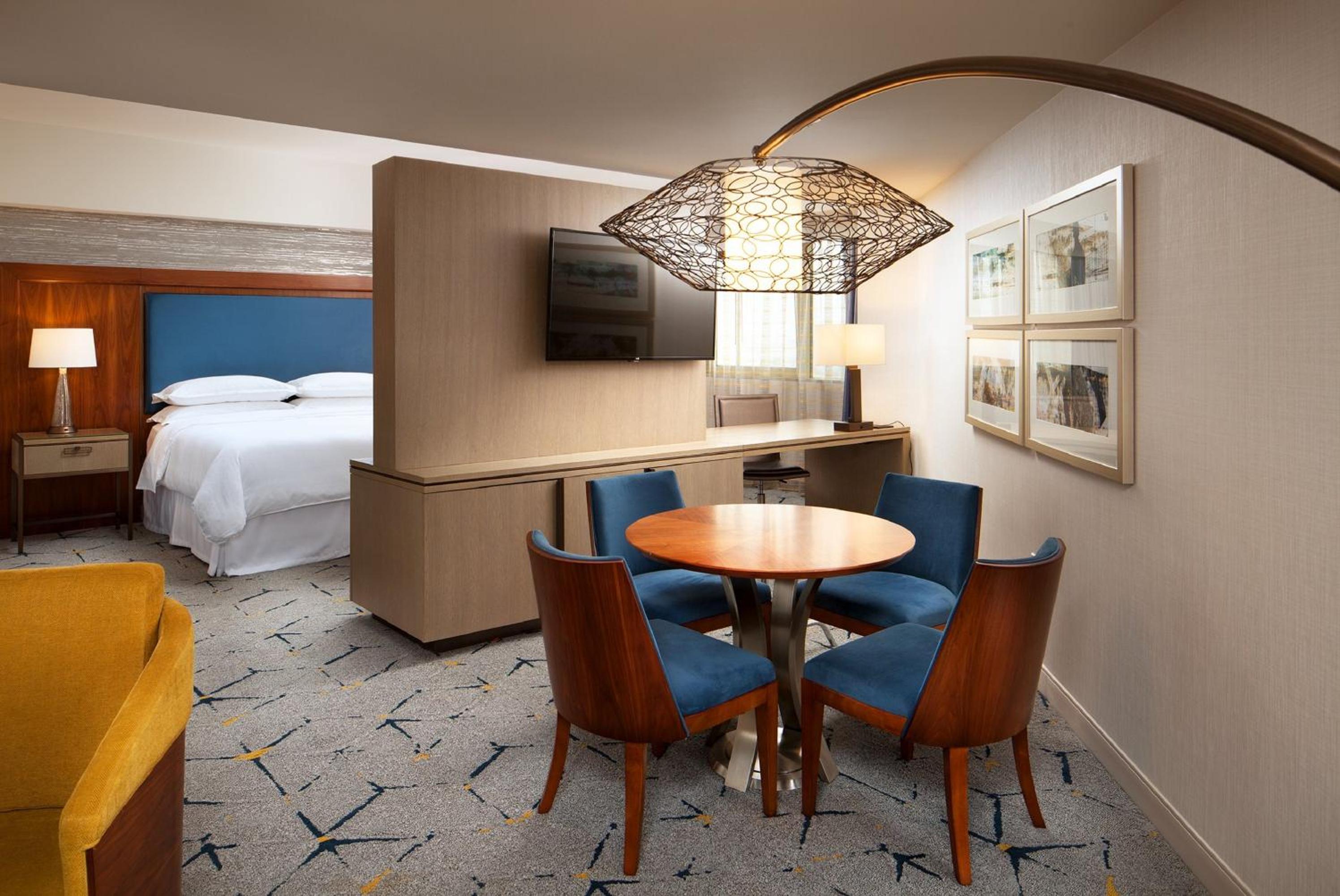 Executive Suite, 1 King