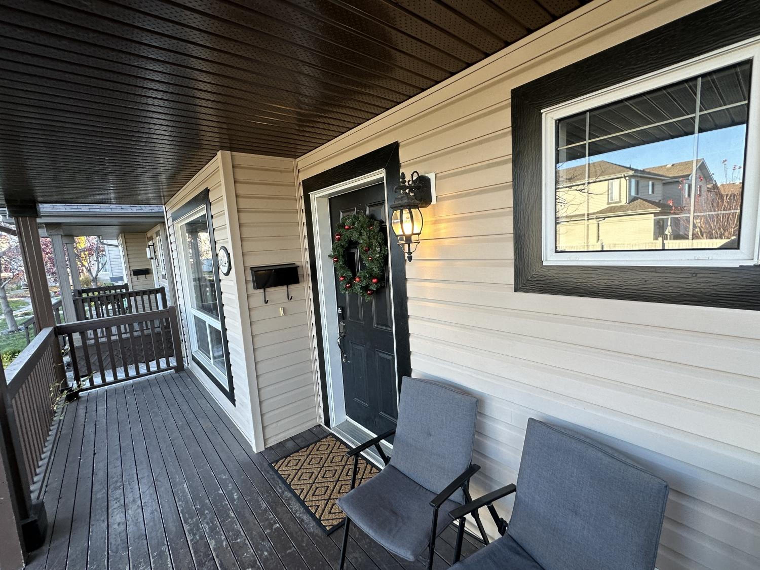 Three-Bedroom House photo 2