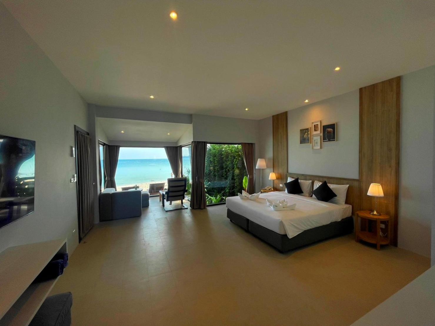 Villa - Beach Front