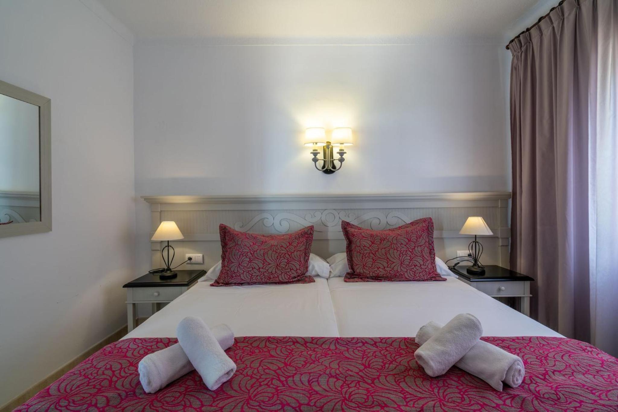 Standard Two-Bedroom Apartment (4 pax) photo 2