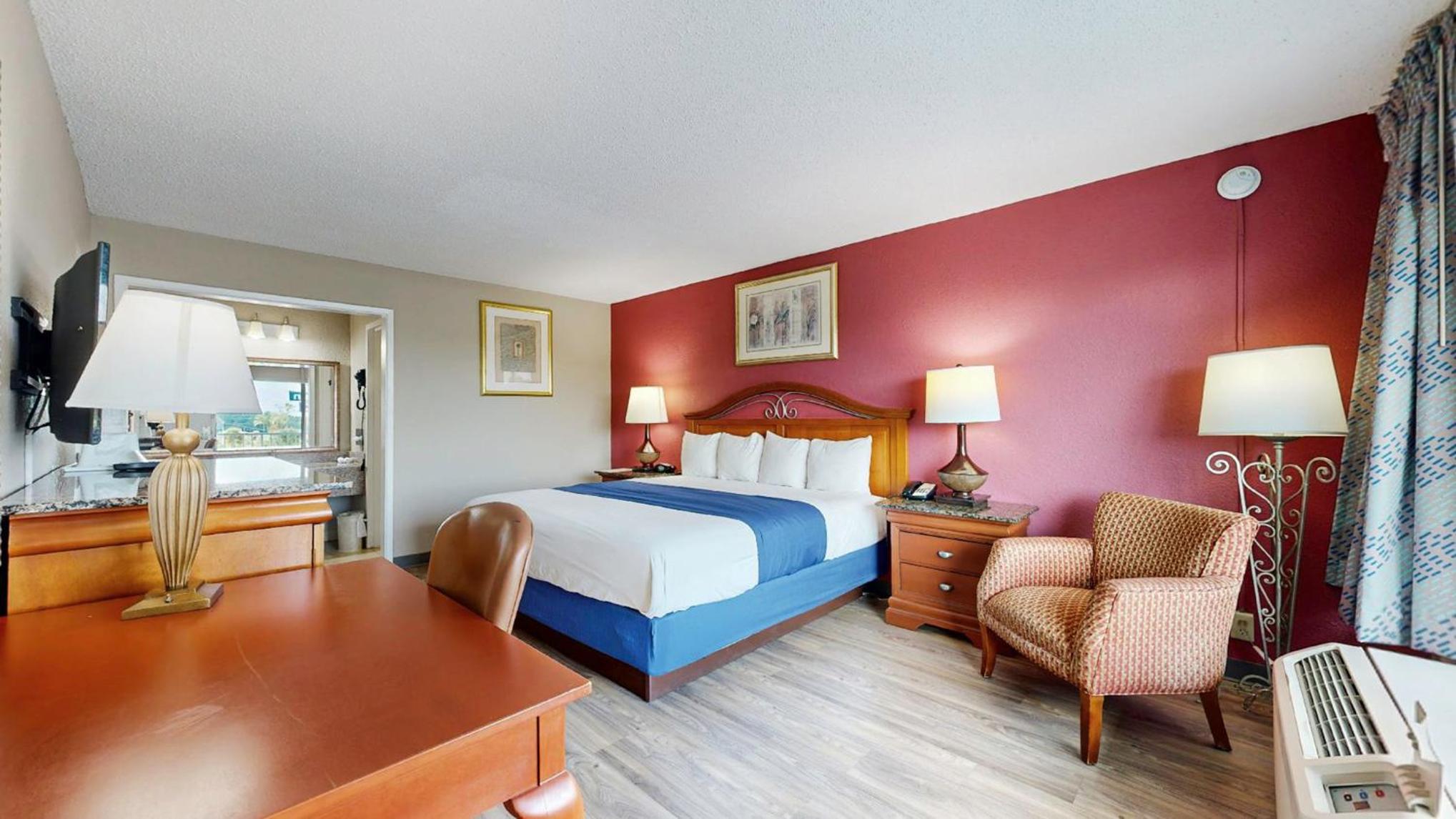 King Room - Non-Smoking photo 3