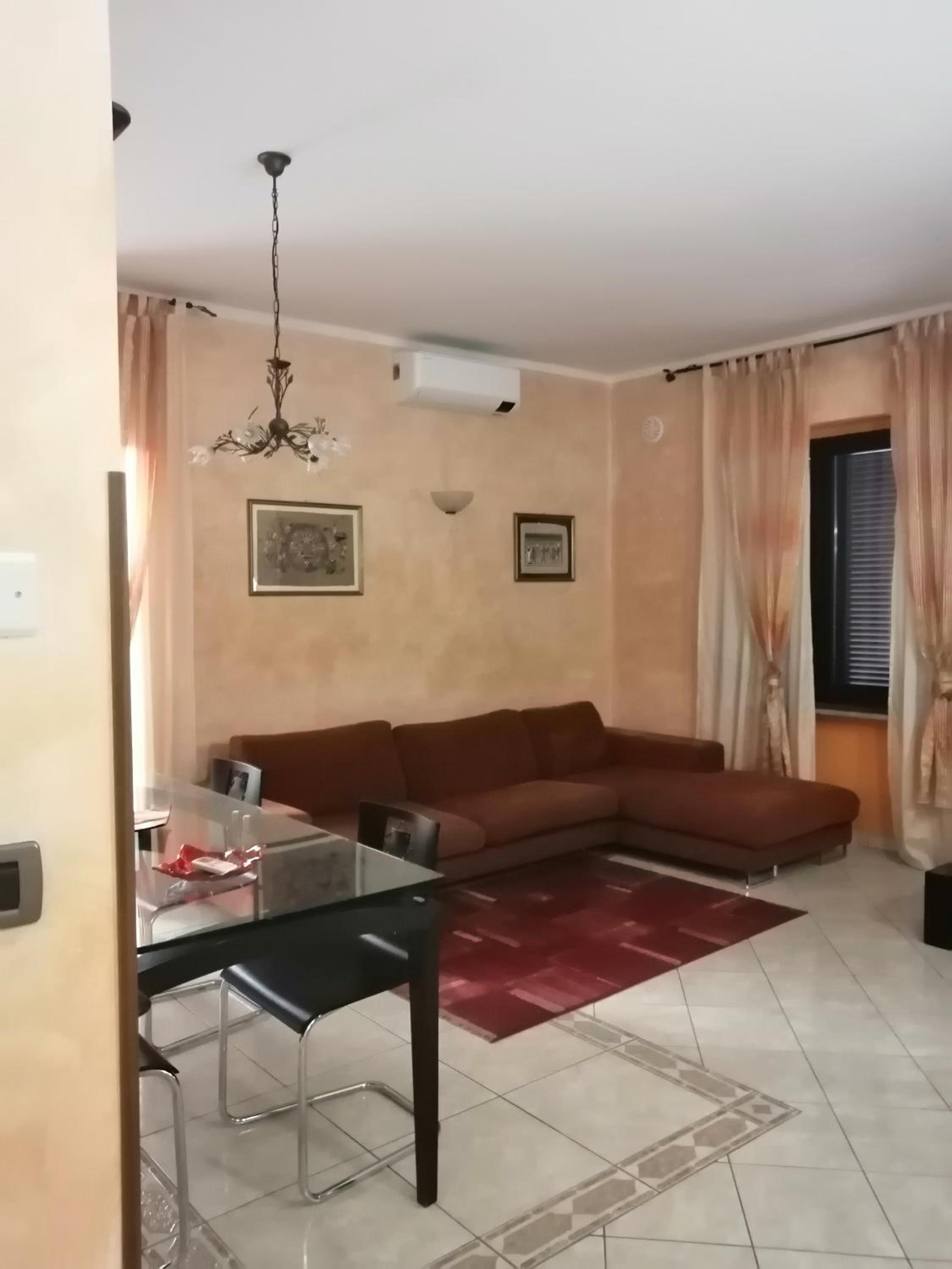 Two-Bedroom Apartment - Photo 2