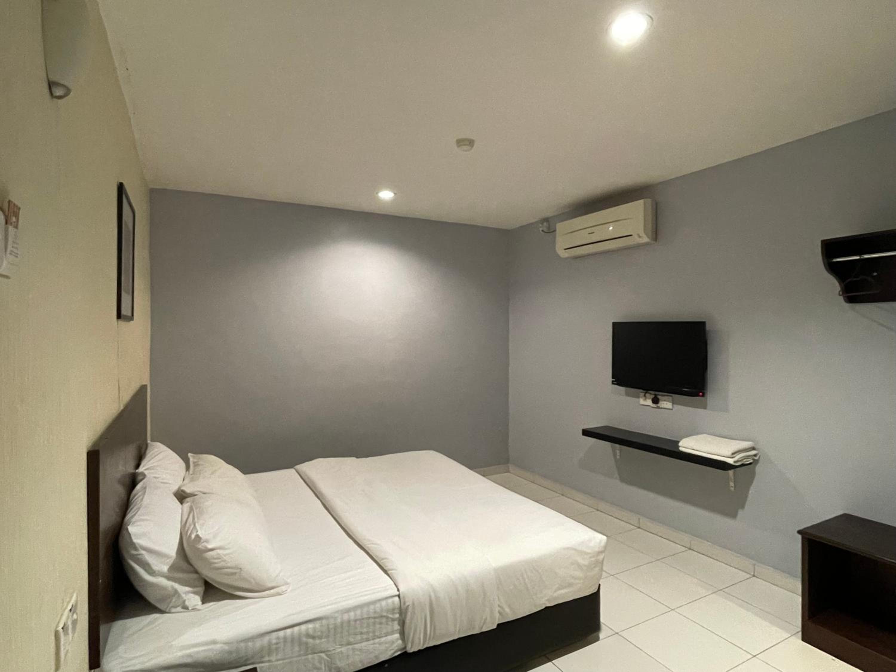 Standard King Room - Photo 1