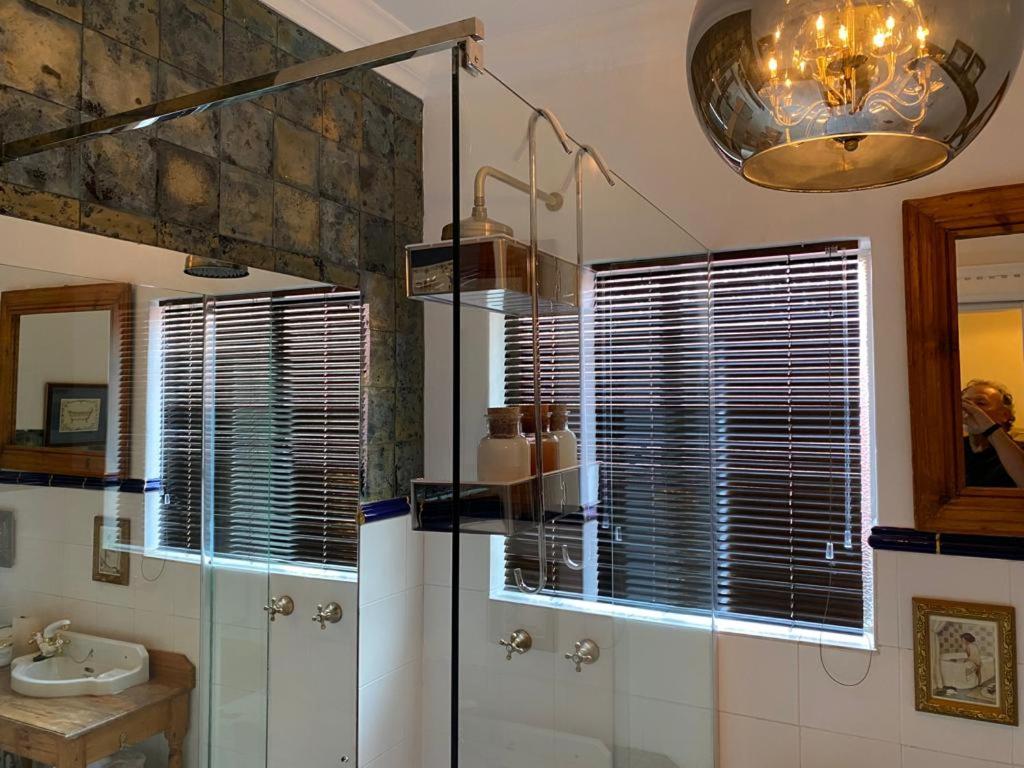 Luxury Queen Room - Photo 8