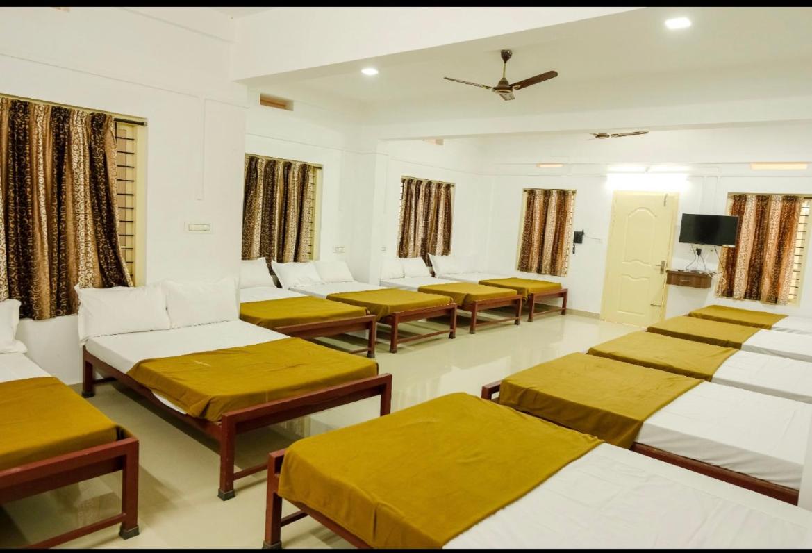 Mixed Dormitory Room photo 1