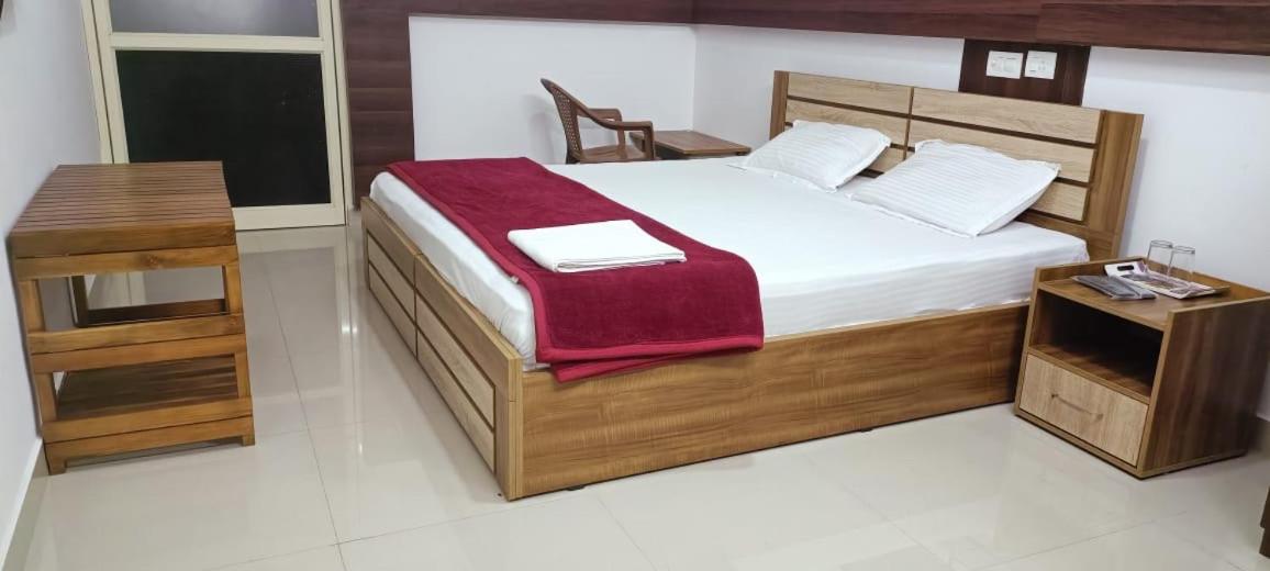 Deluxe Double Room (2 Adults + 1 Child) photo 3