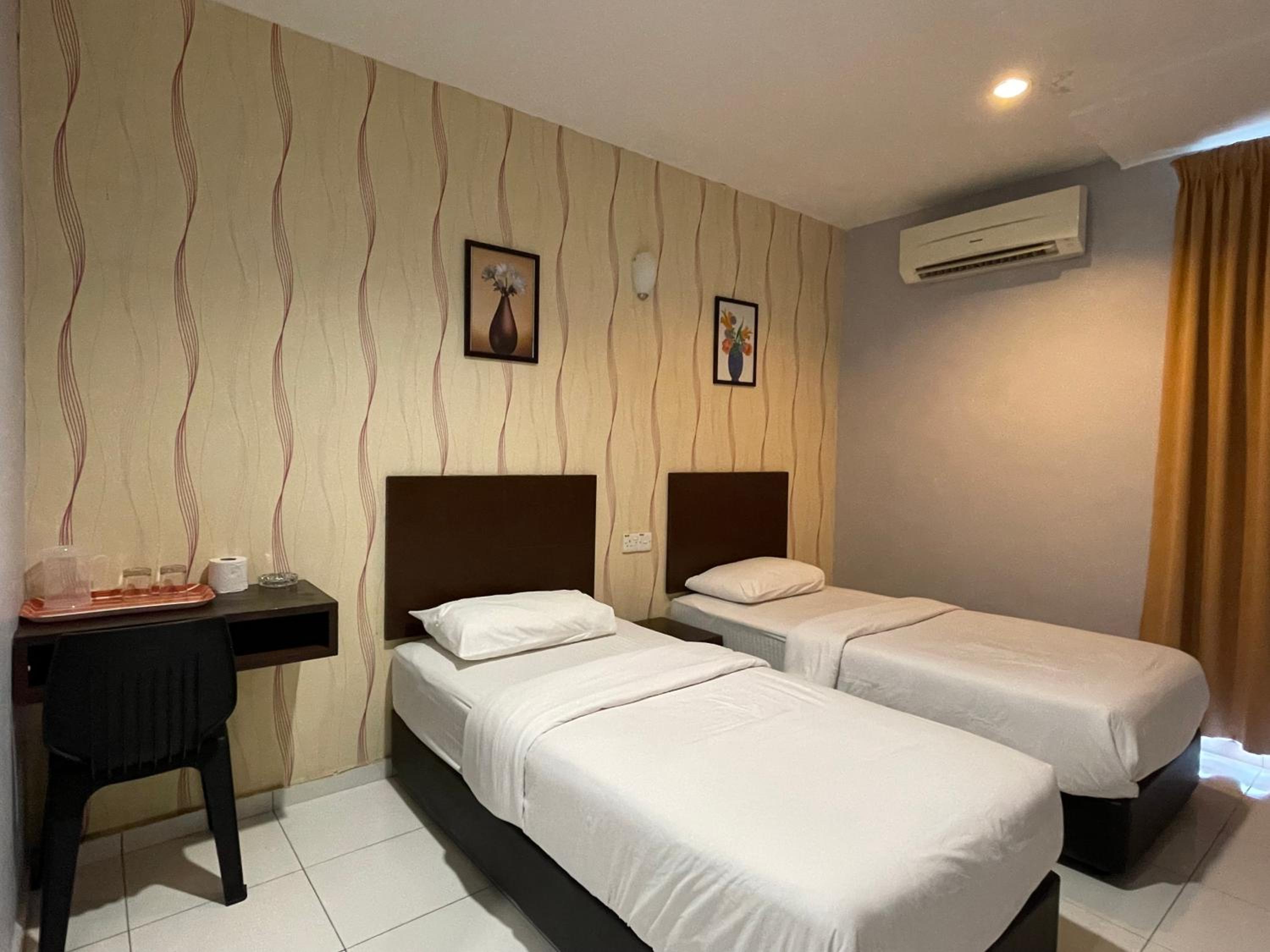 Twin Room with View - Photo 2