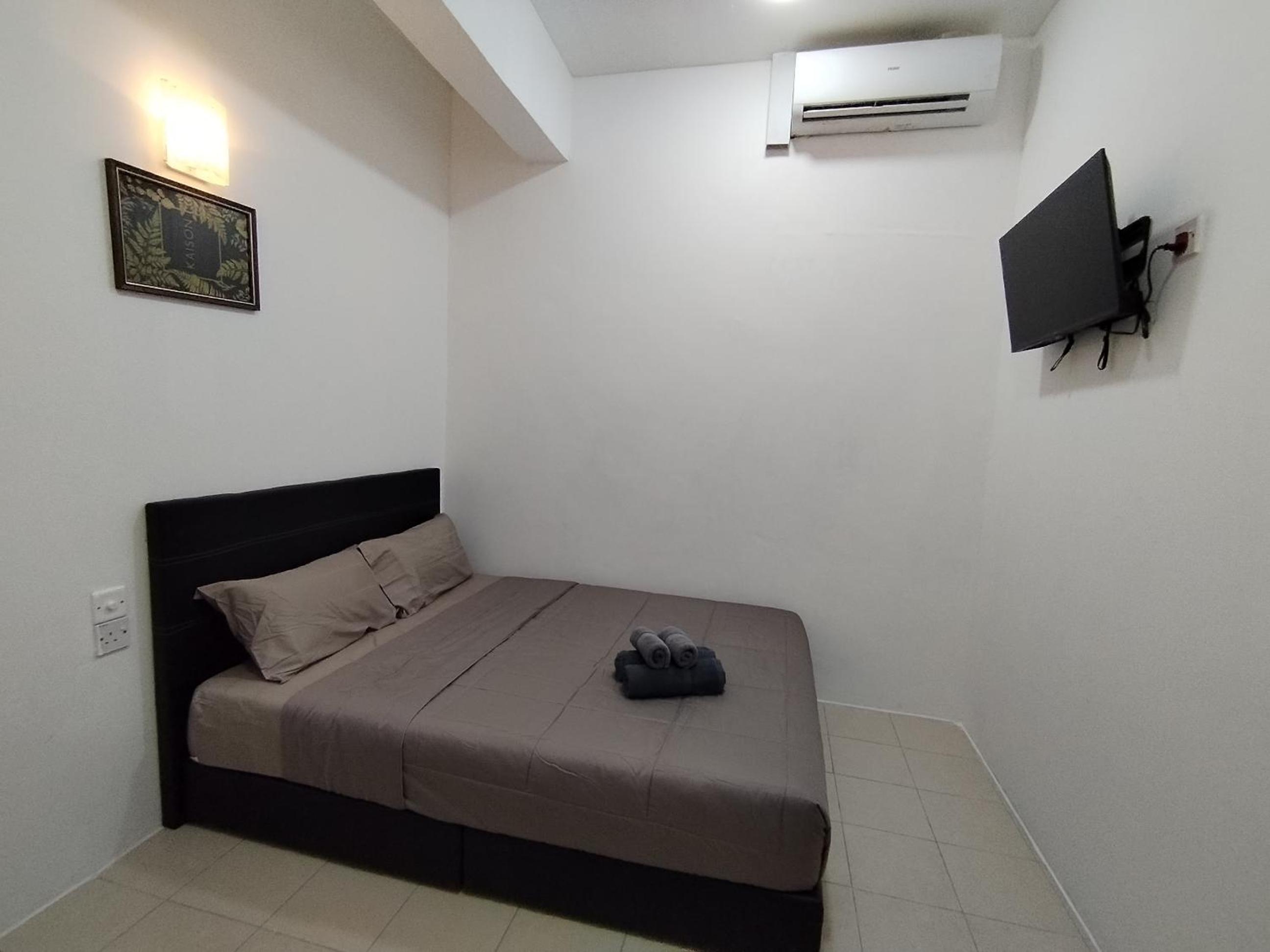 Double Room with Shared Bathroom photo 3