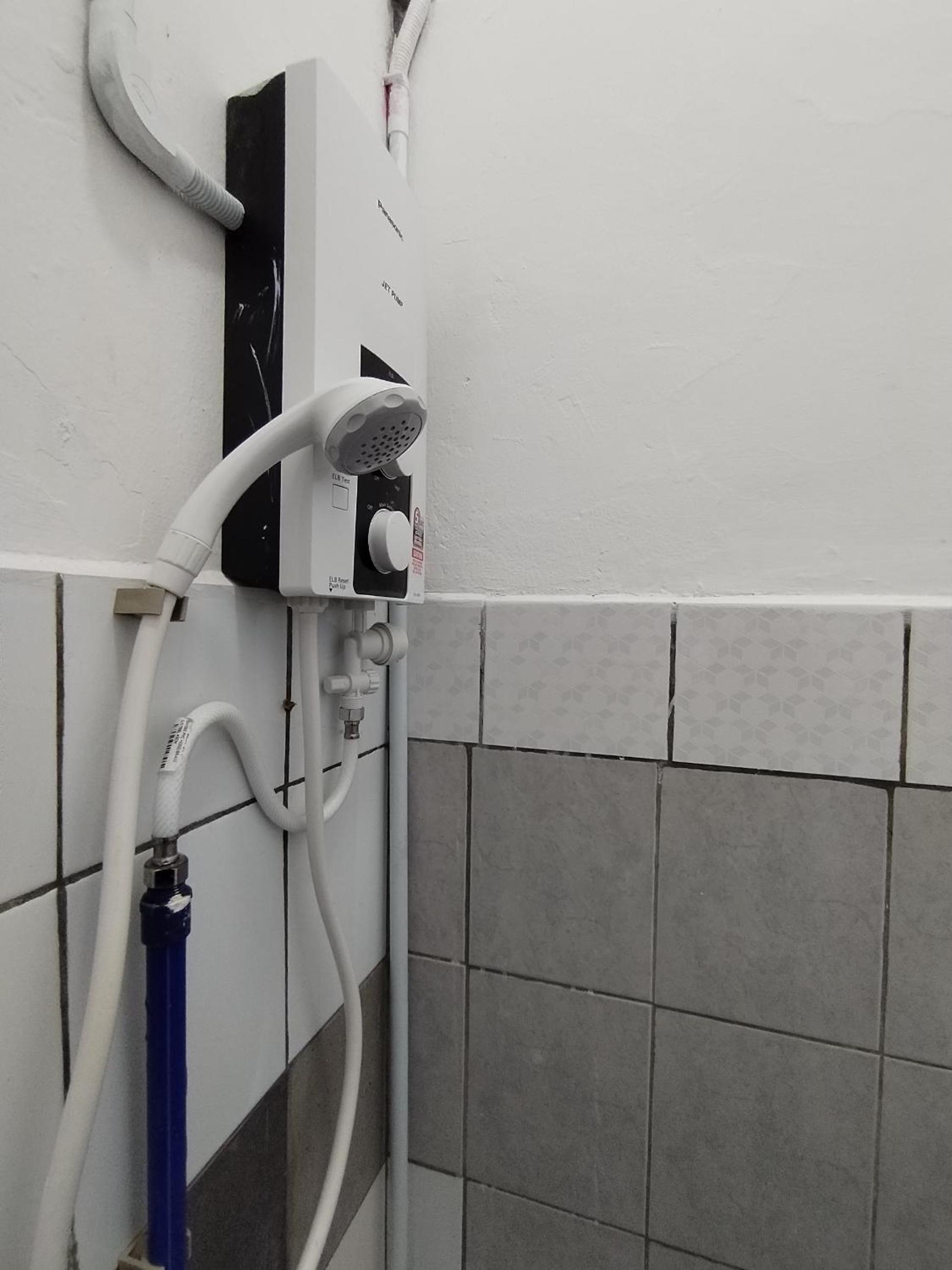 Double Room with Shared Bathroom photo 1