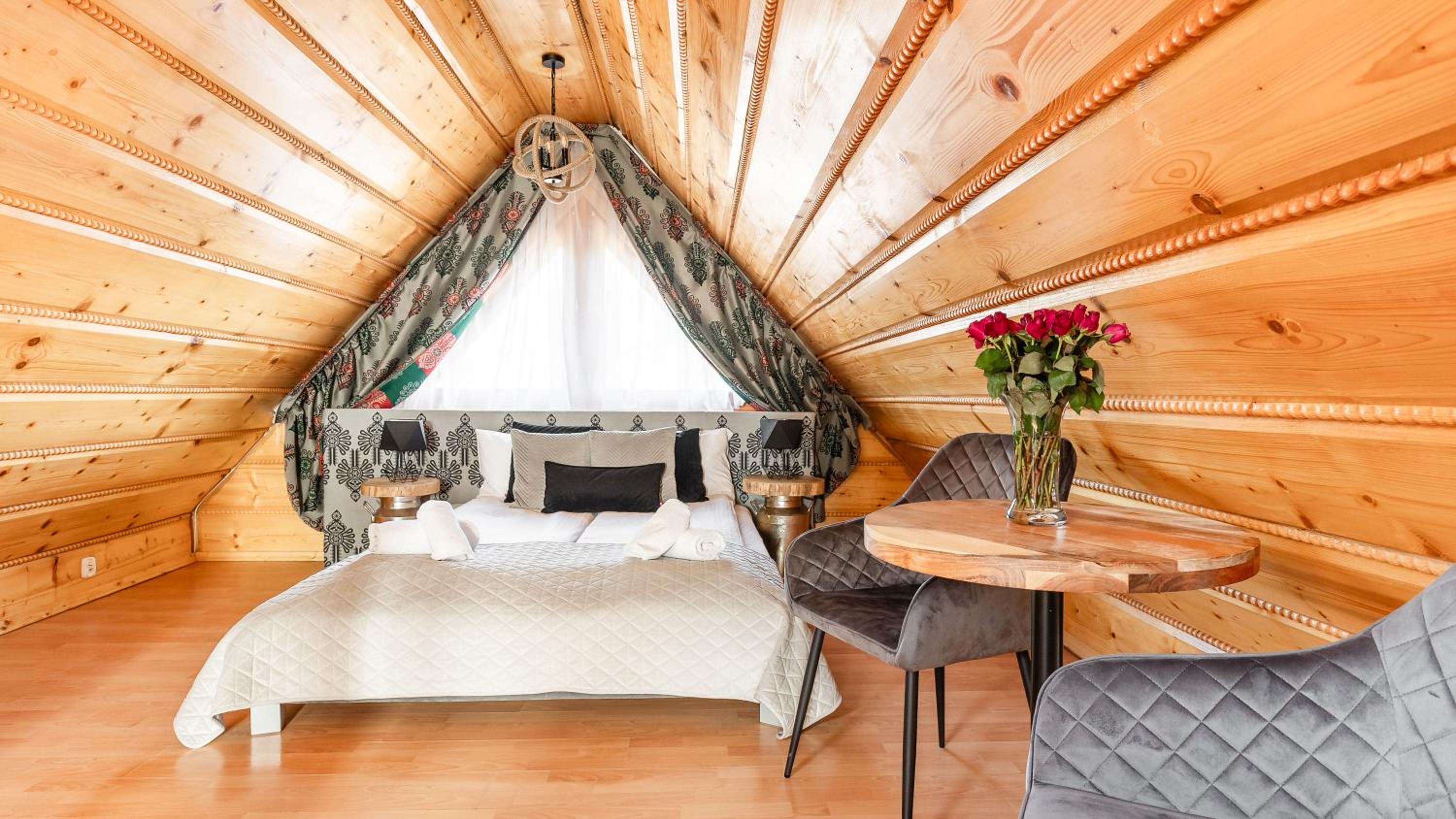 Studio (2 Adults)