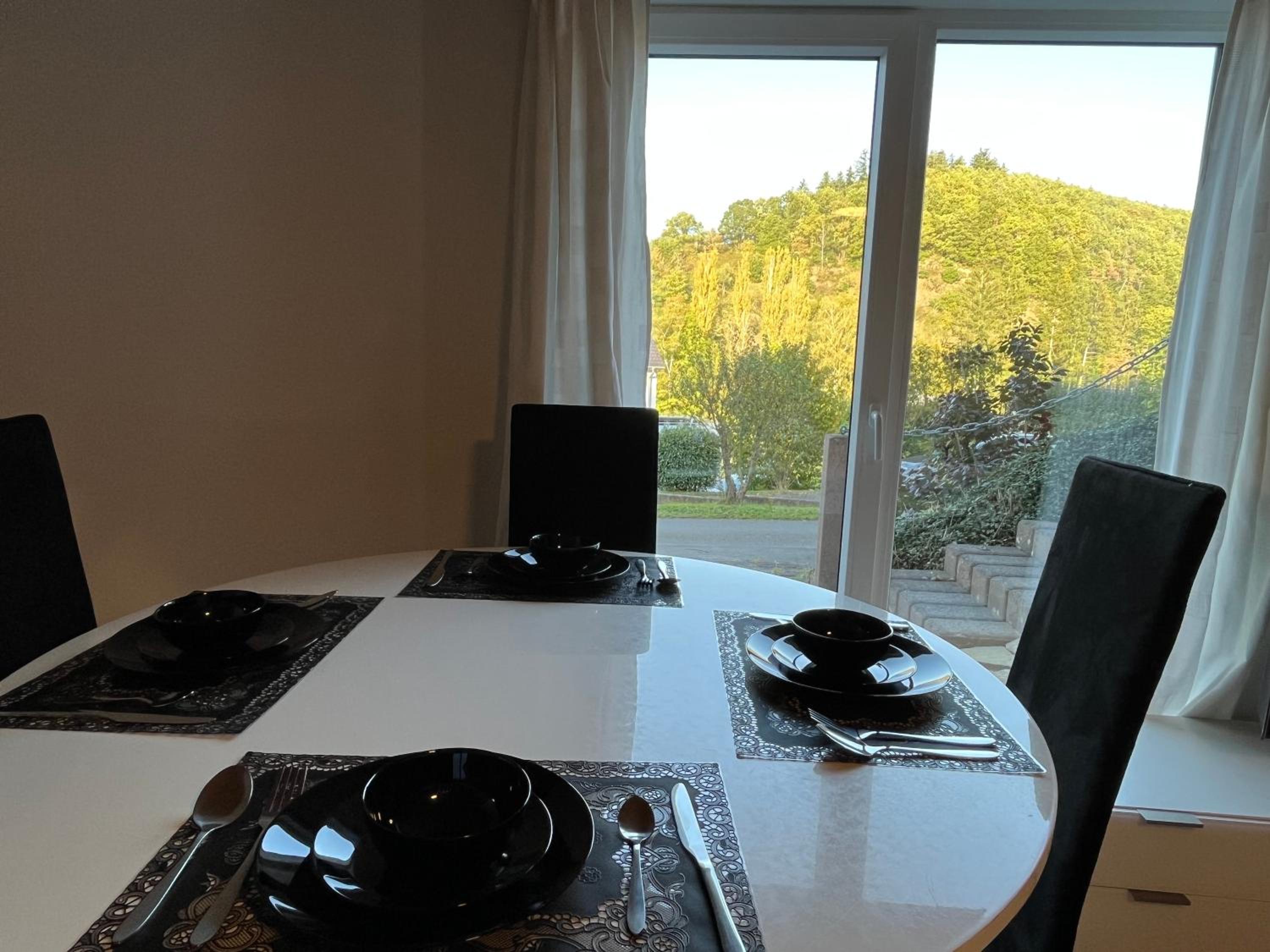 One-Bedroom House photo 2