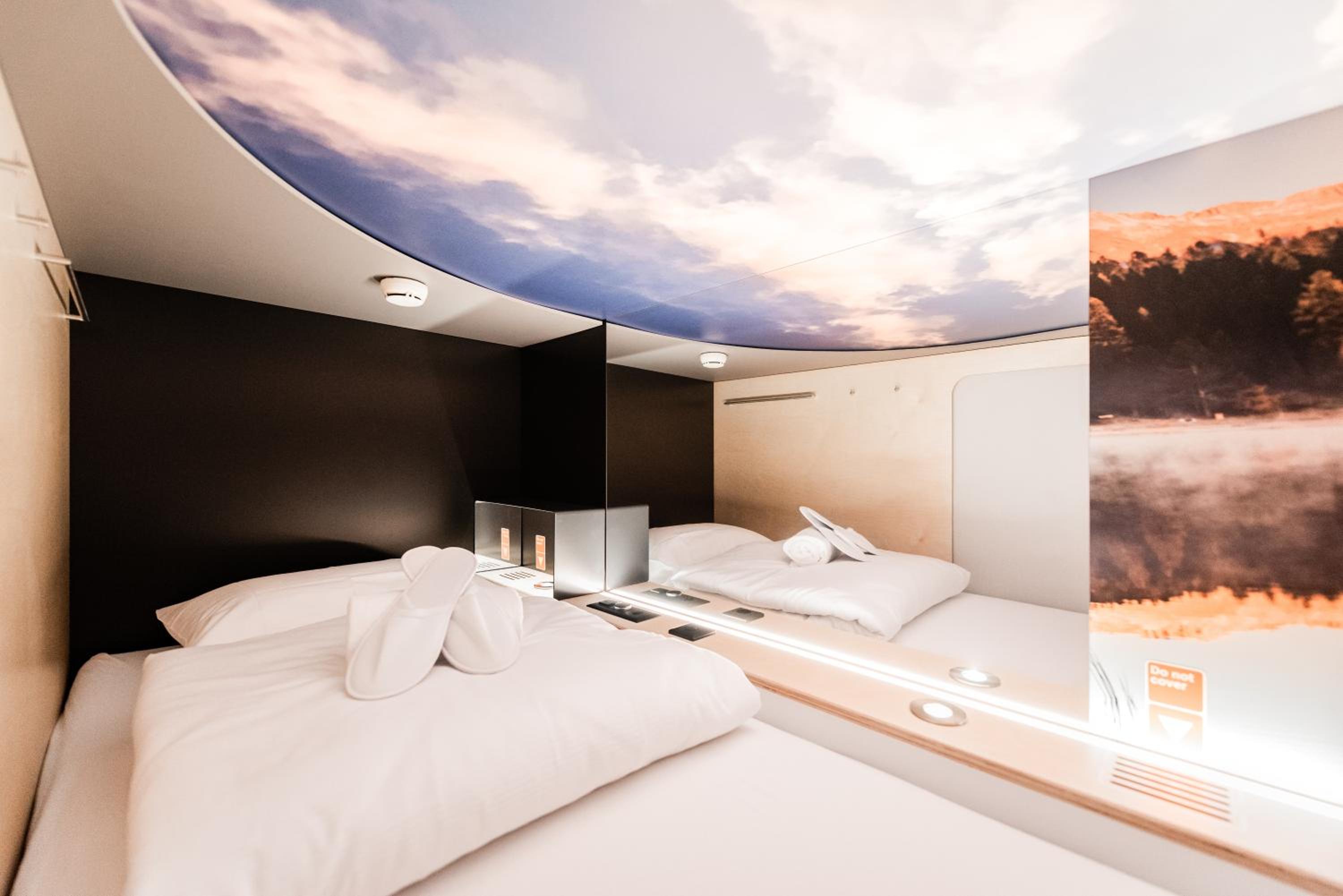 Single Bed in Female Dormitory Room photo 3