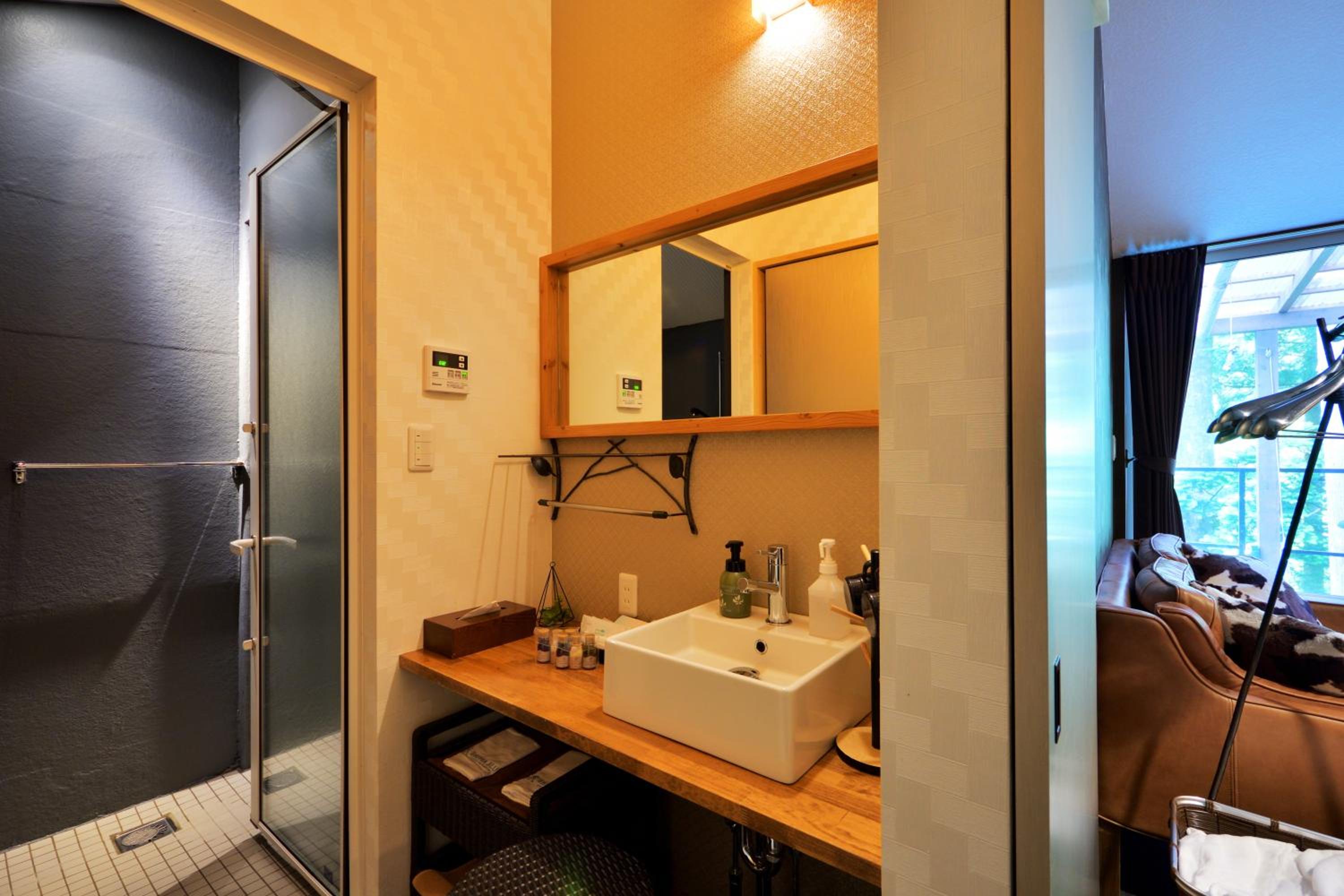 Browne Premium (Wood Terrace with Outdoor Hot Spring) - Photo 6