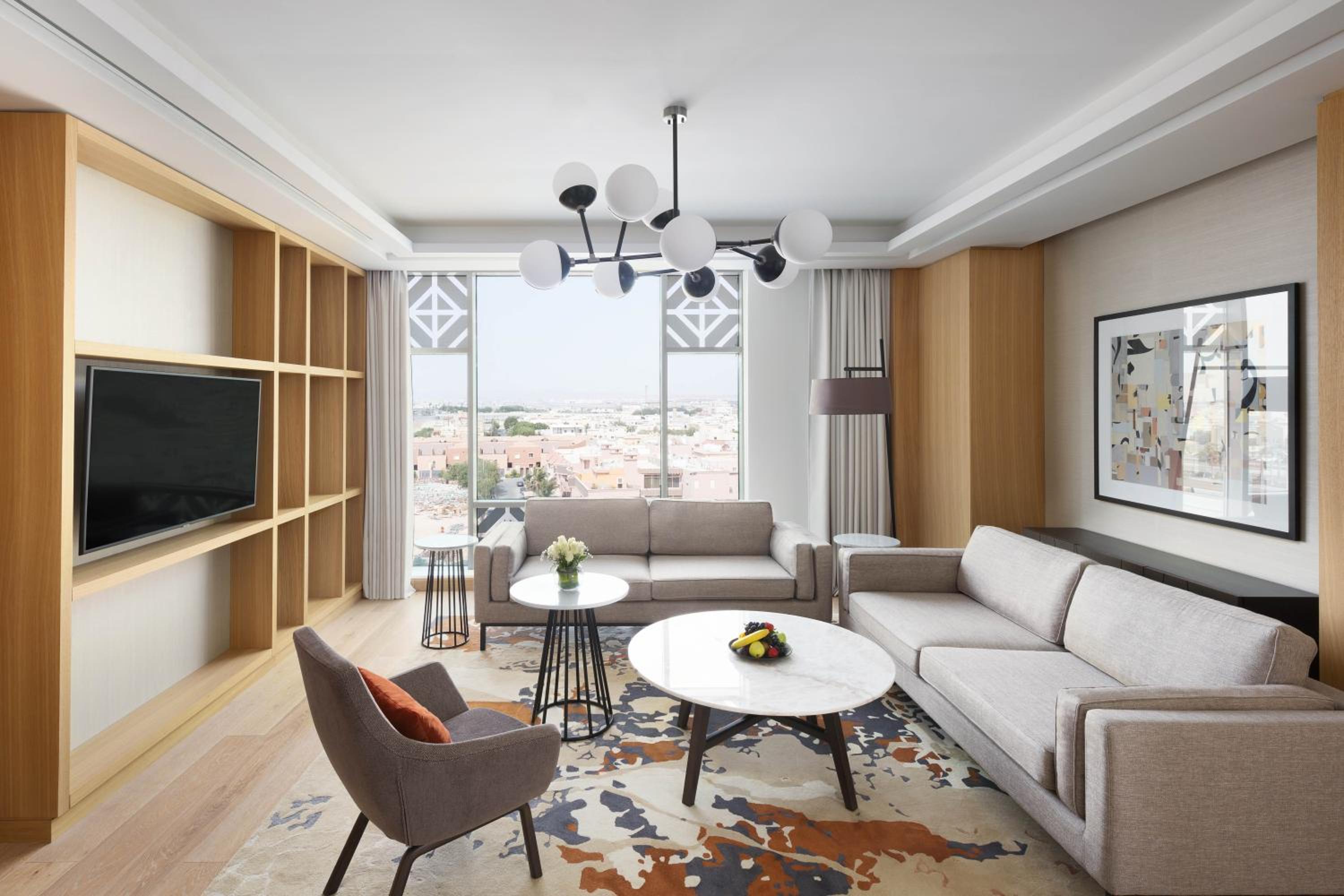Diplomatic King Suite - Photo 8
