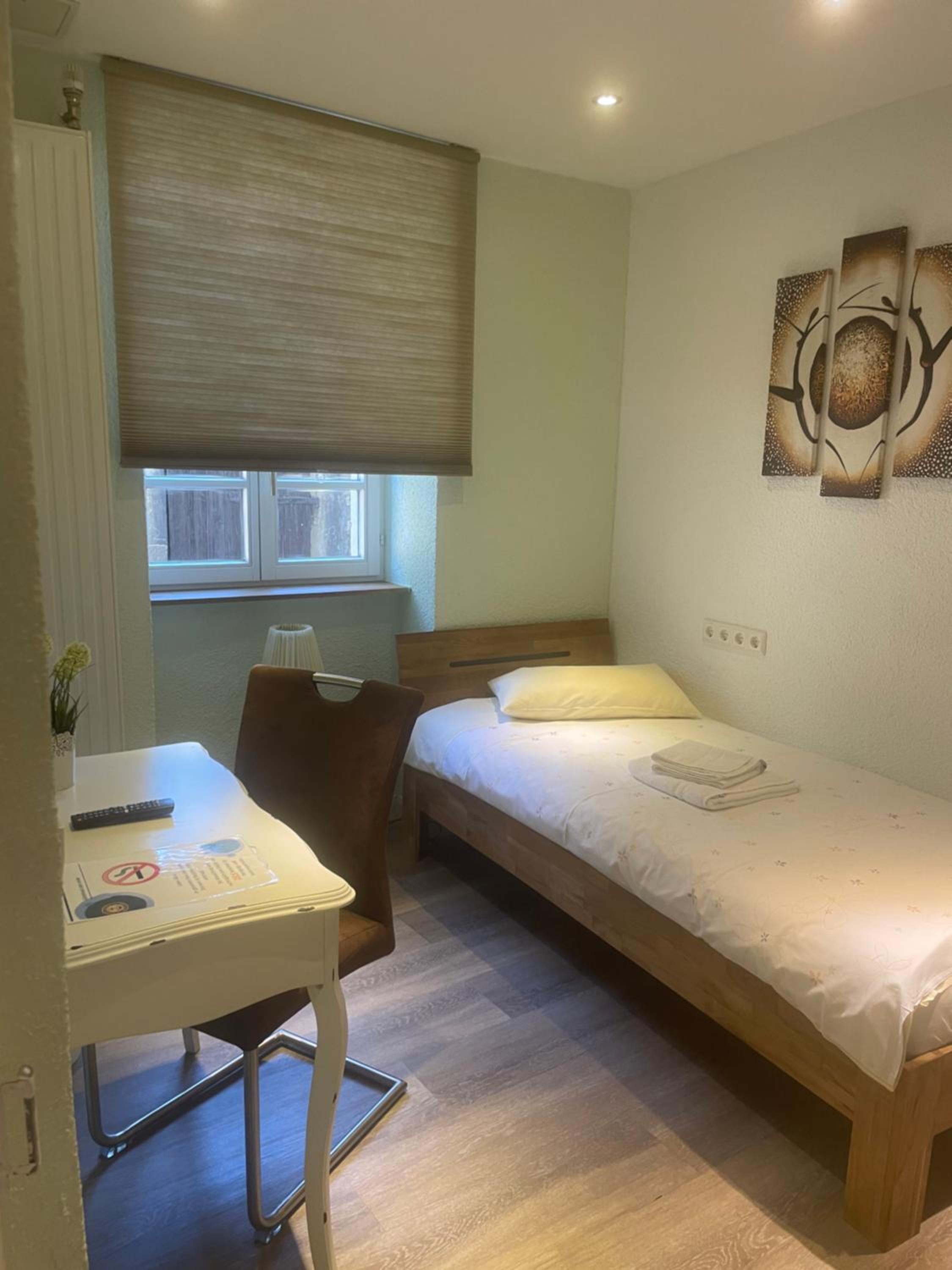 Single Room photo 3