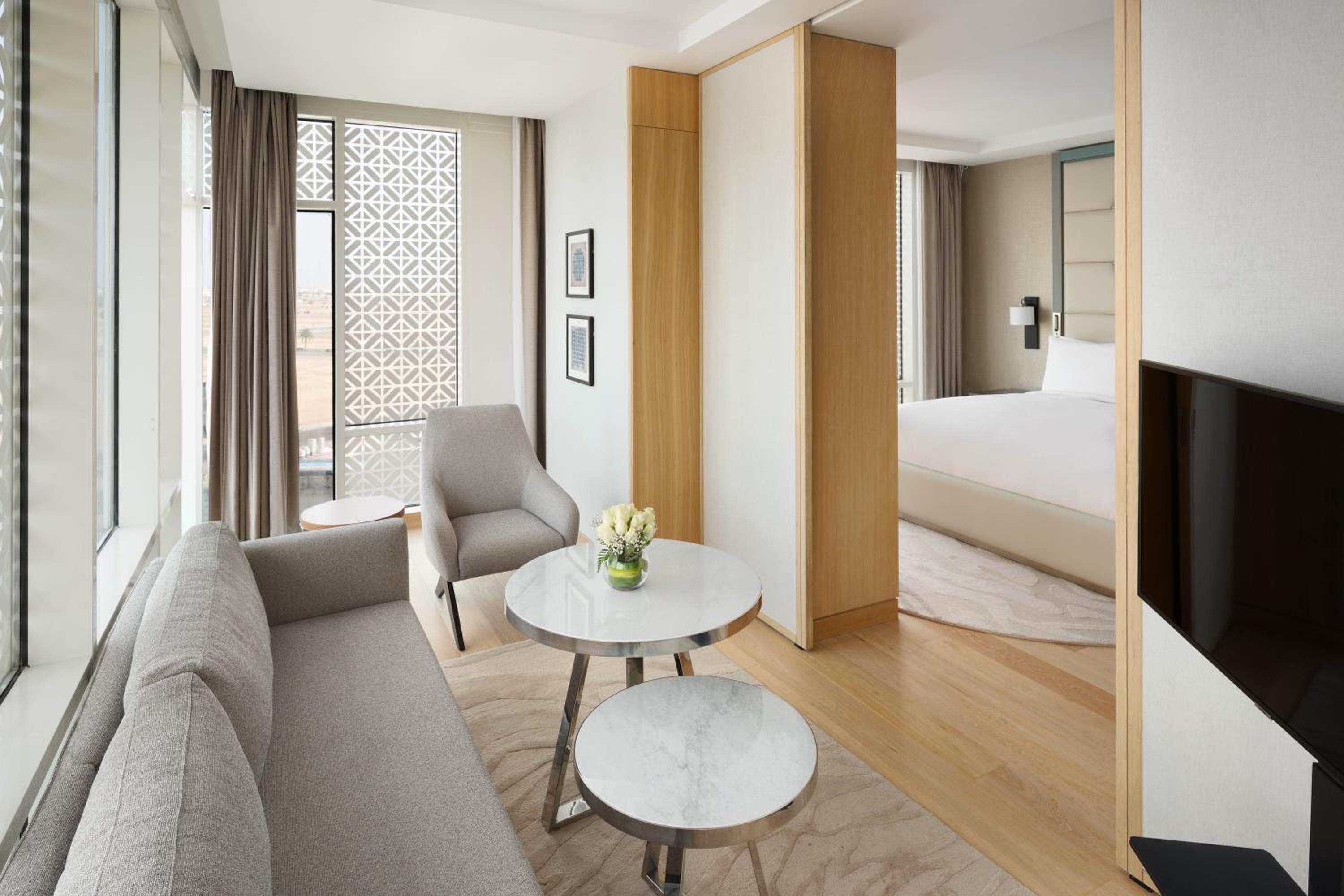Junior King Suite - Photo 12