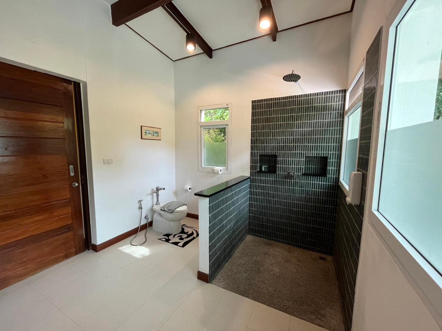 Four-Bedroom Villa - Photo 25