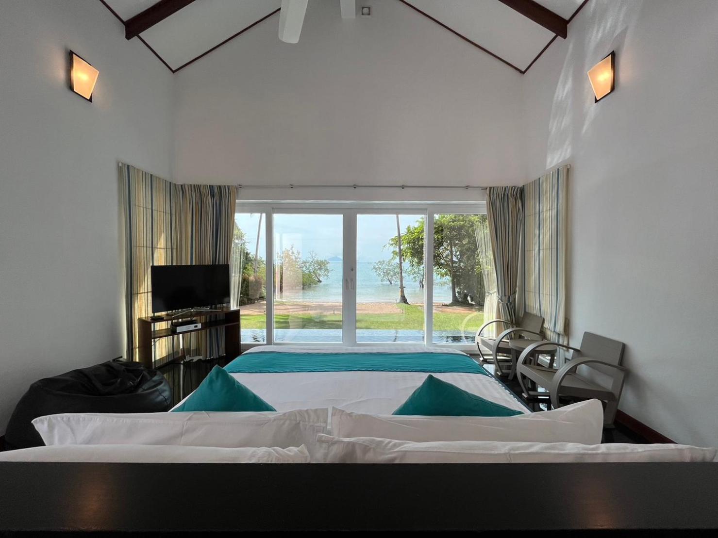 Four-Bedroom Villa - Photo 24