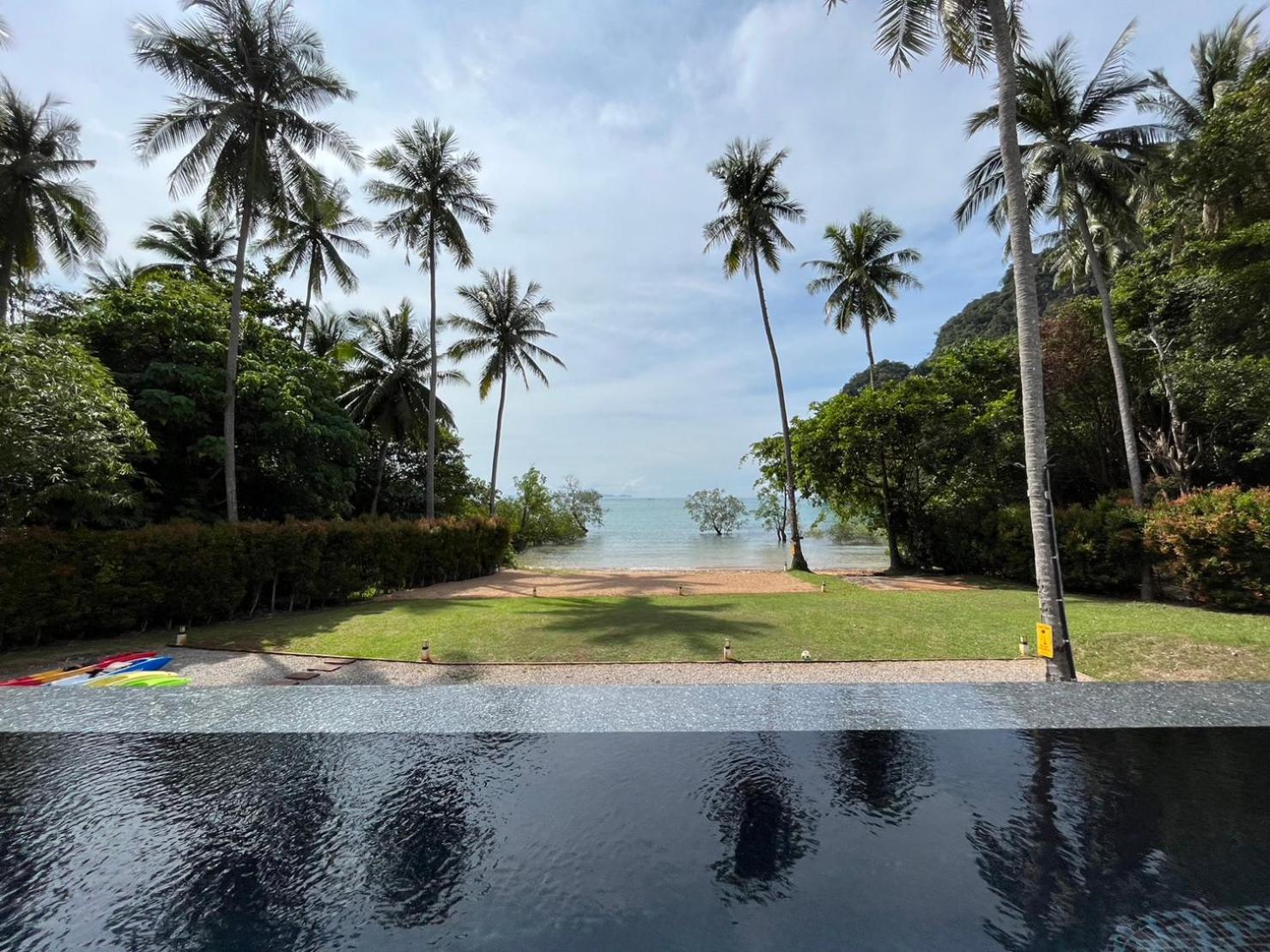 Four-Bedroom Villa - Photo 21