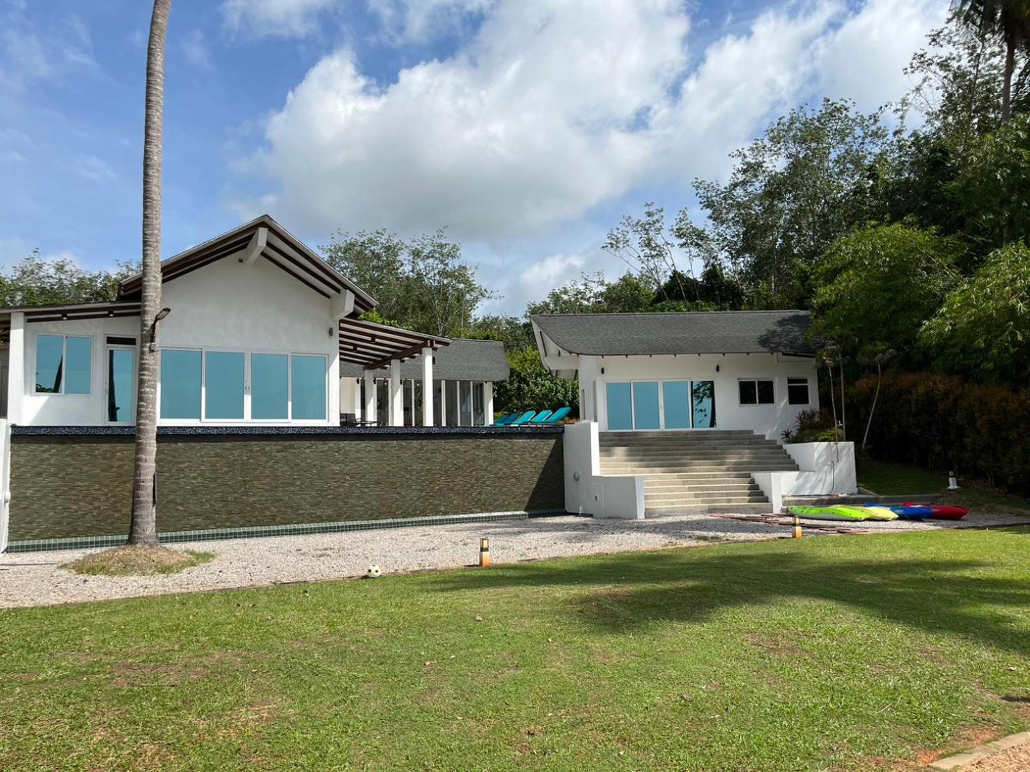 Four-Bedroom Villa - Photo 19