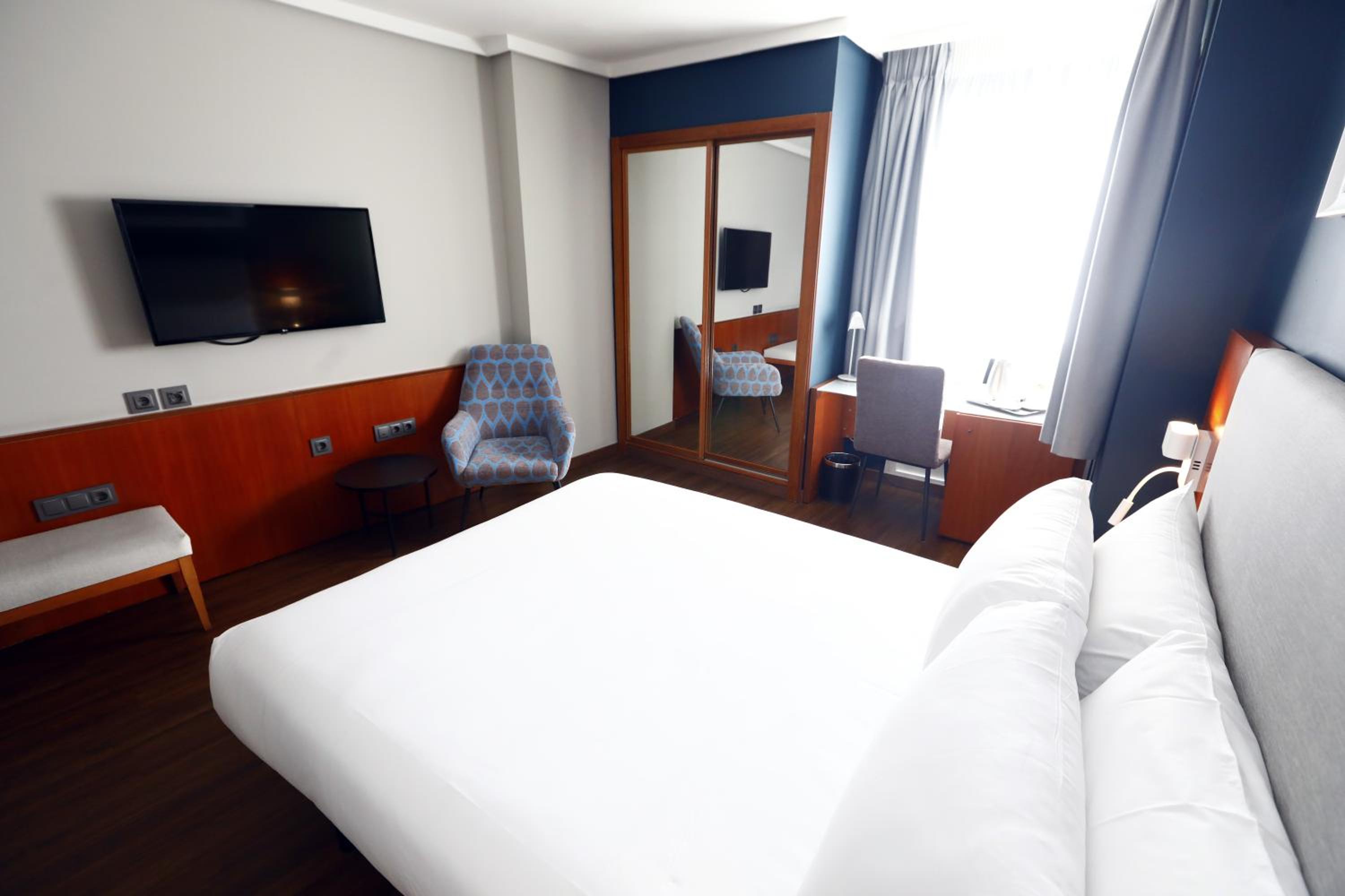 Standard Double Room - Photo 4