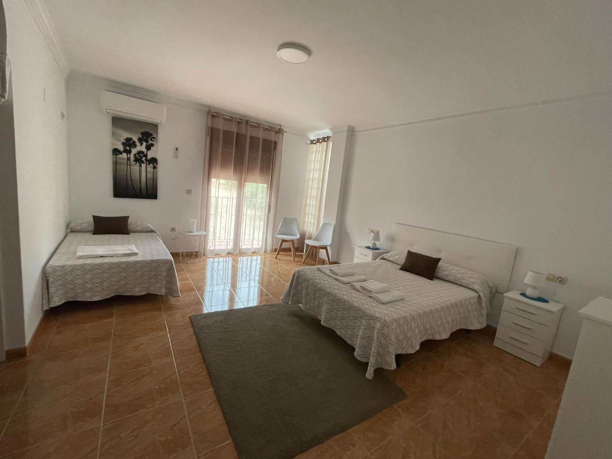 Four-Bedroom House photo 3