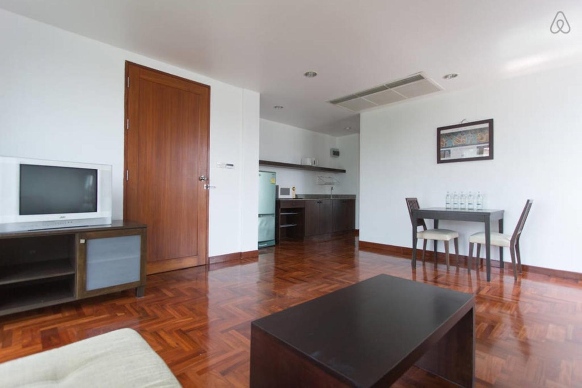 One-Bedroom Apartment photo 3