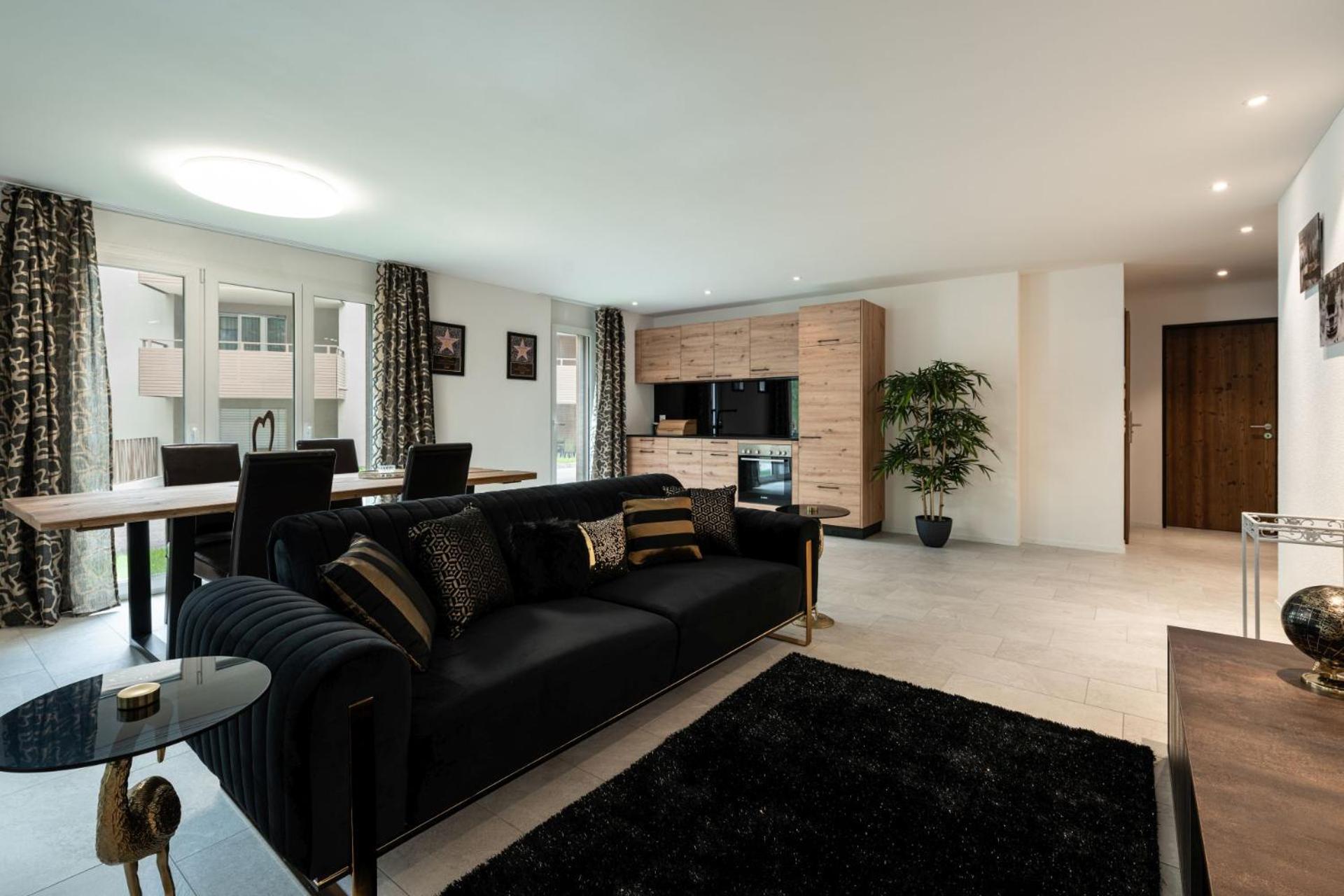 One-Bedroom Suite - Photo 4