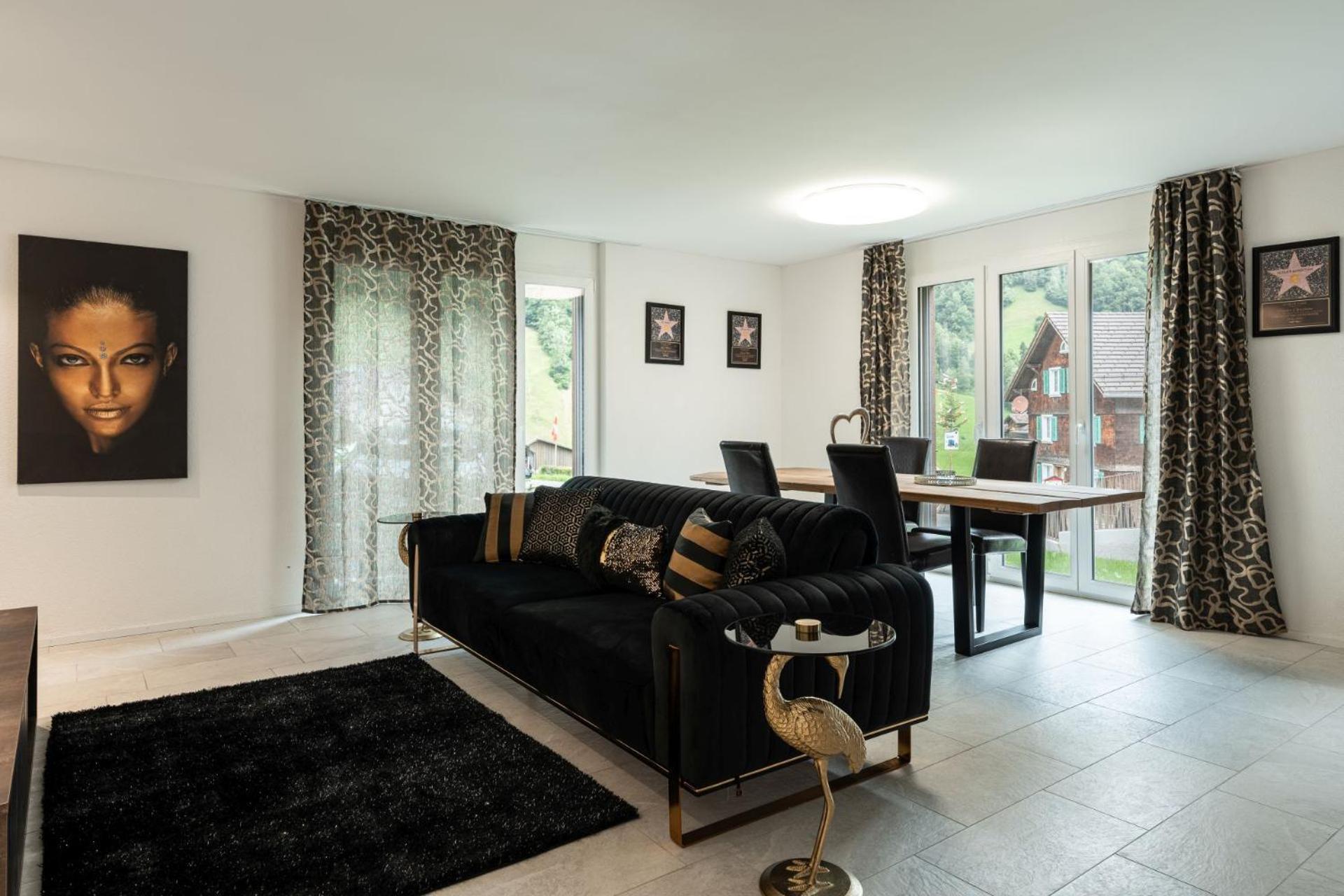One-Bedroom Suite - Photo 9