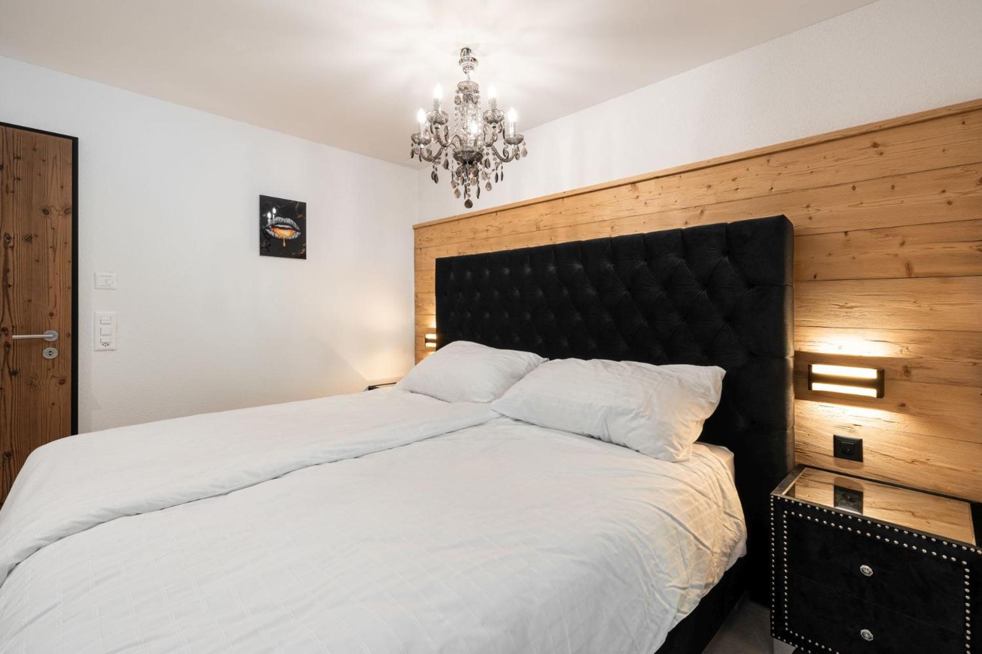 One-Bedroom Suite - Photo 11