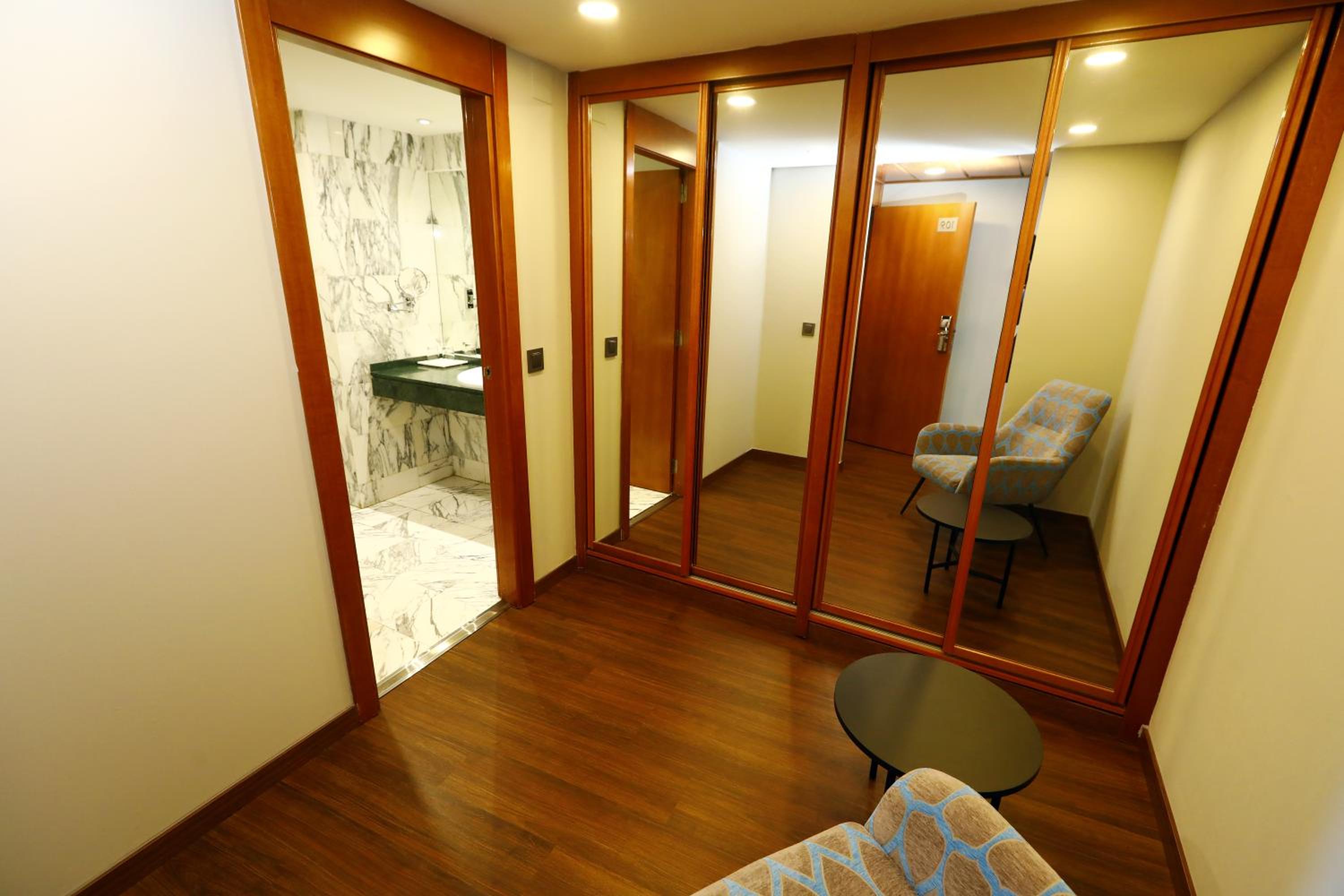 Family Room - Photo 11