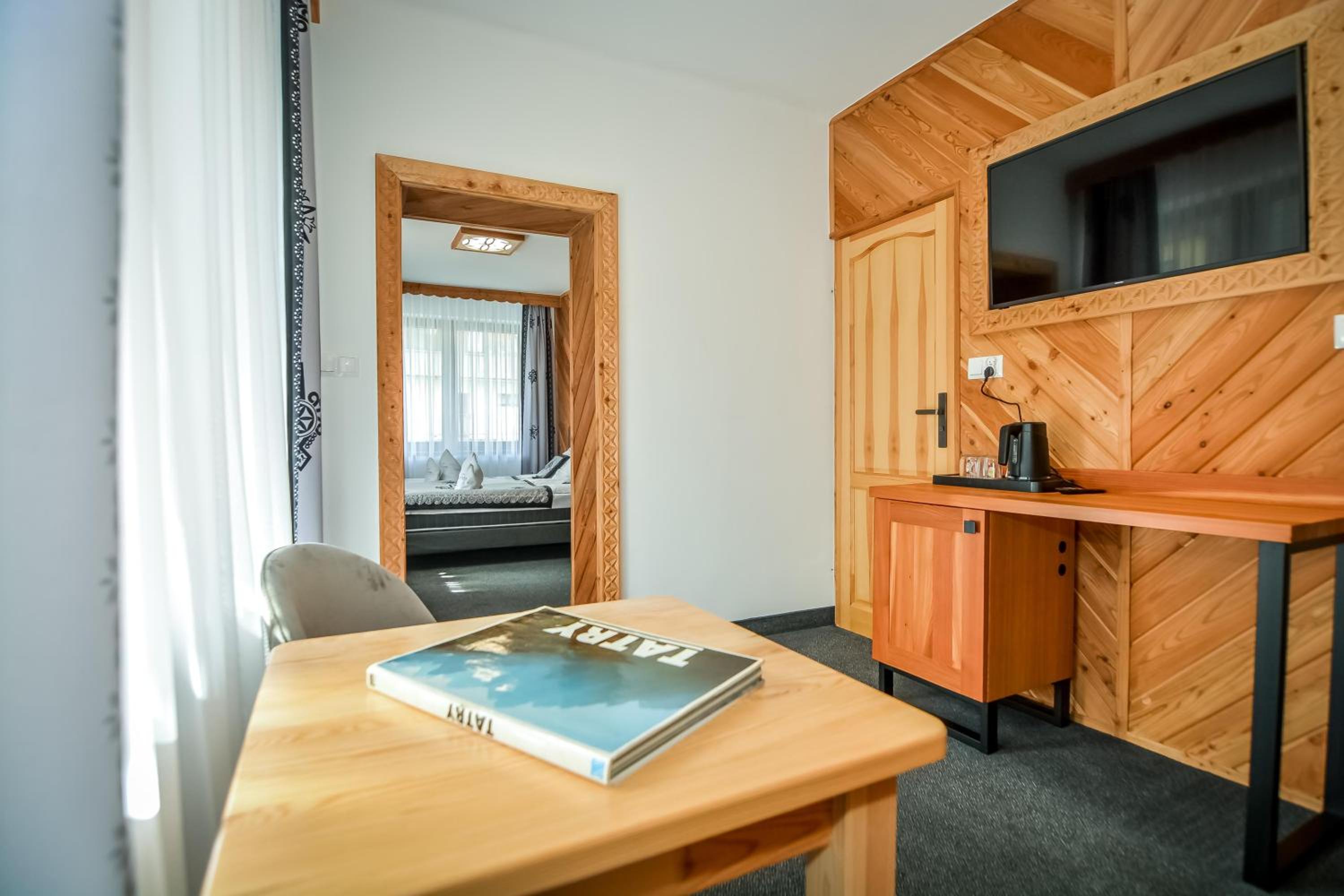 Premium Double Room with Mountain View - Photo 17