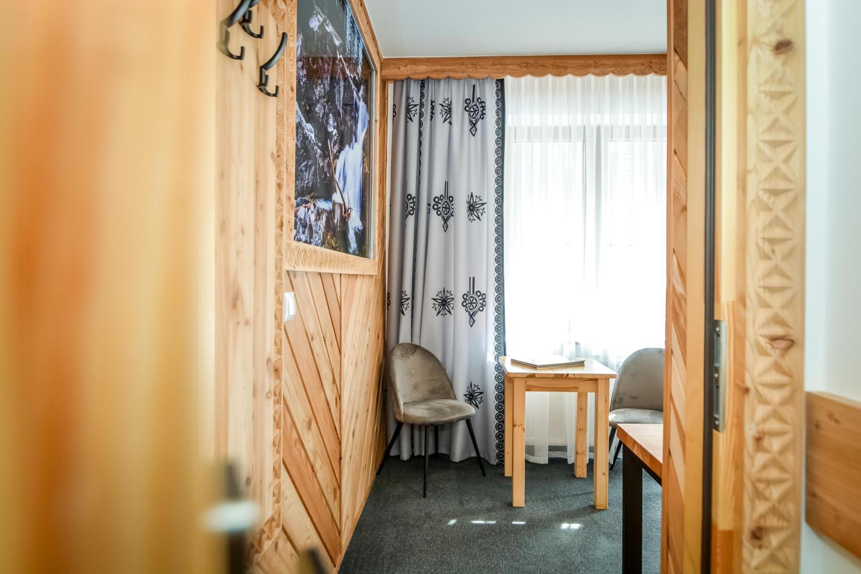 Premium Double Room with Mountain View - Photo 29
