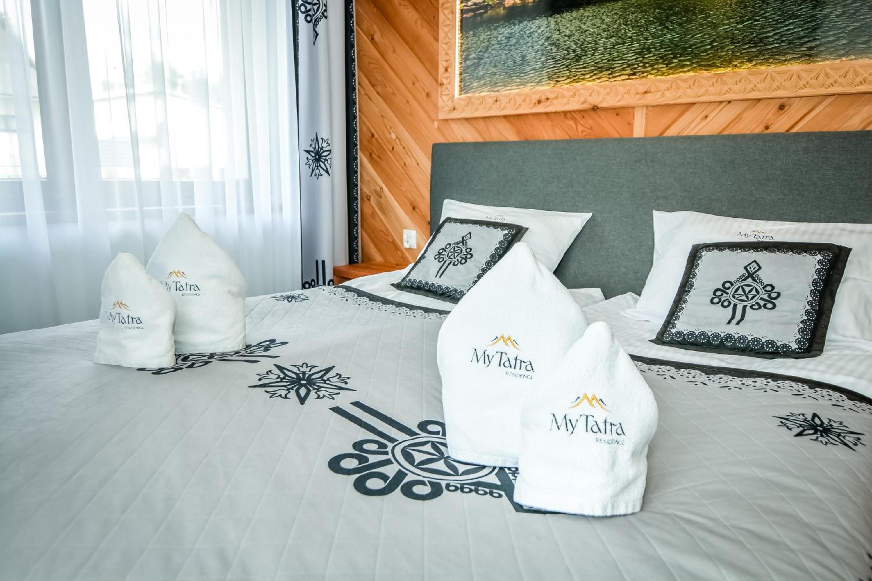 Premium Double Room with Mountain View - Photo 20