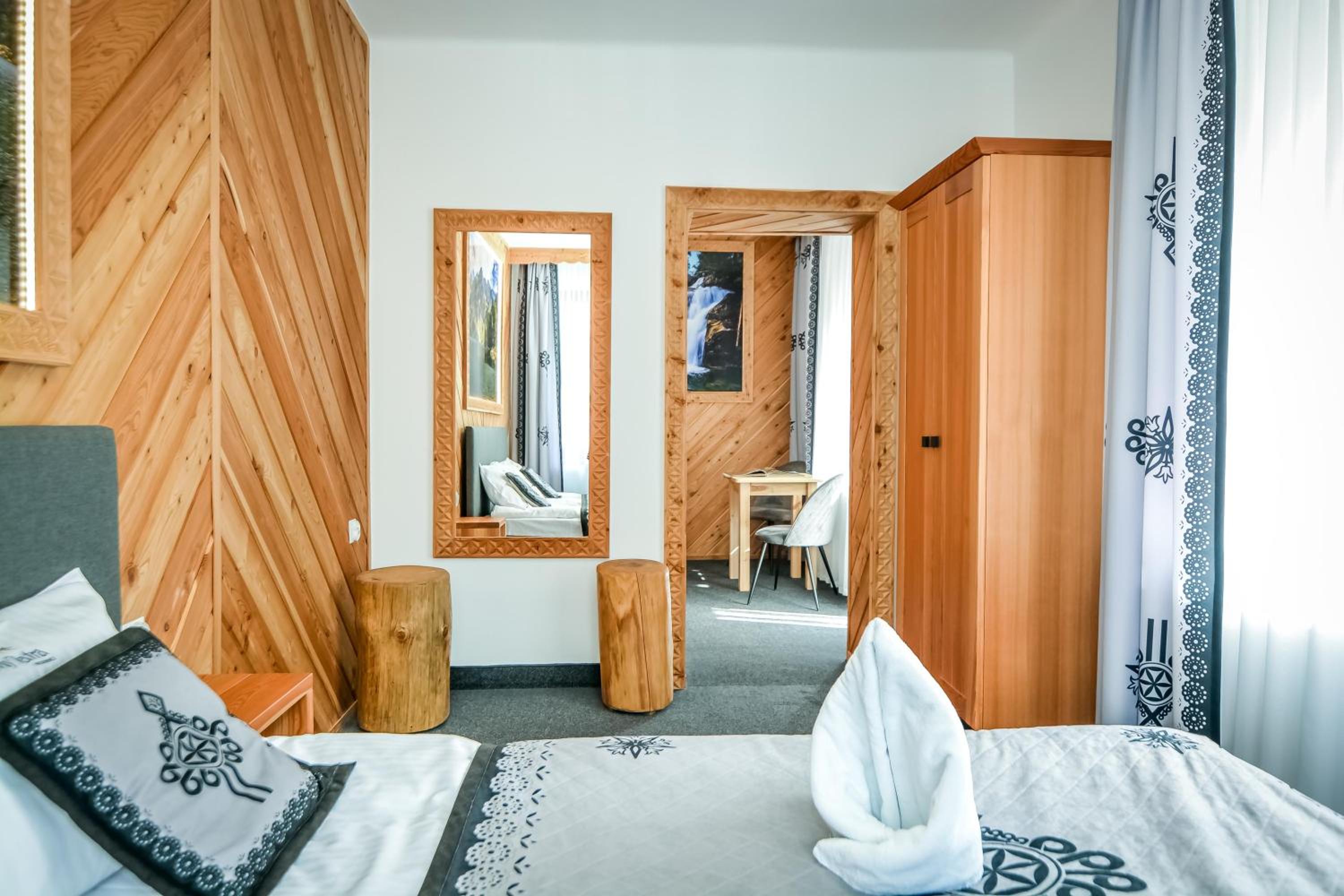 Premium Double Room with Mountain View - Photo 22