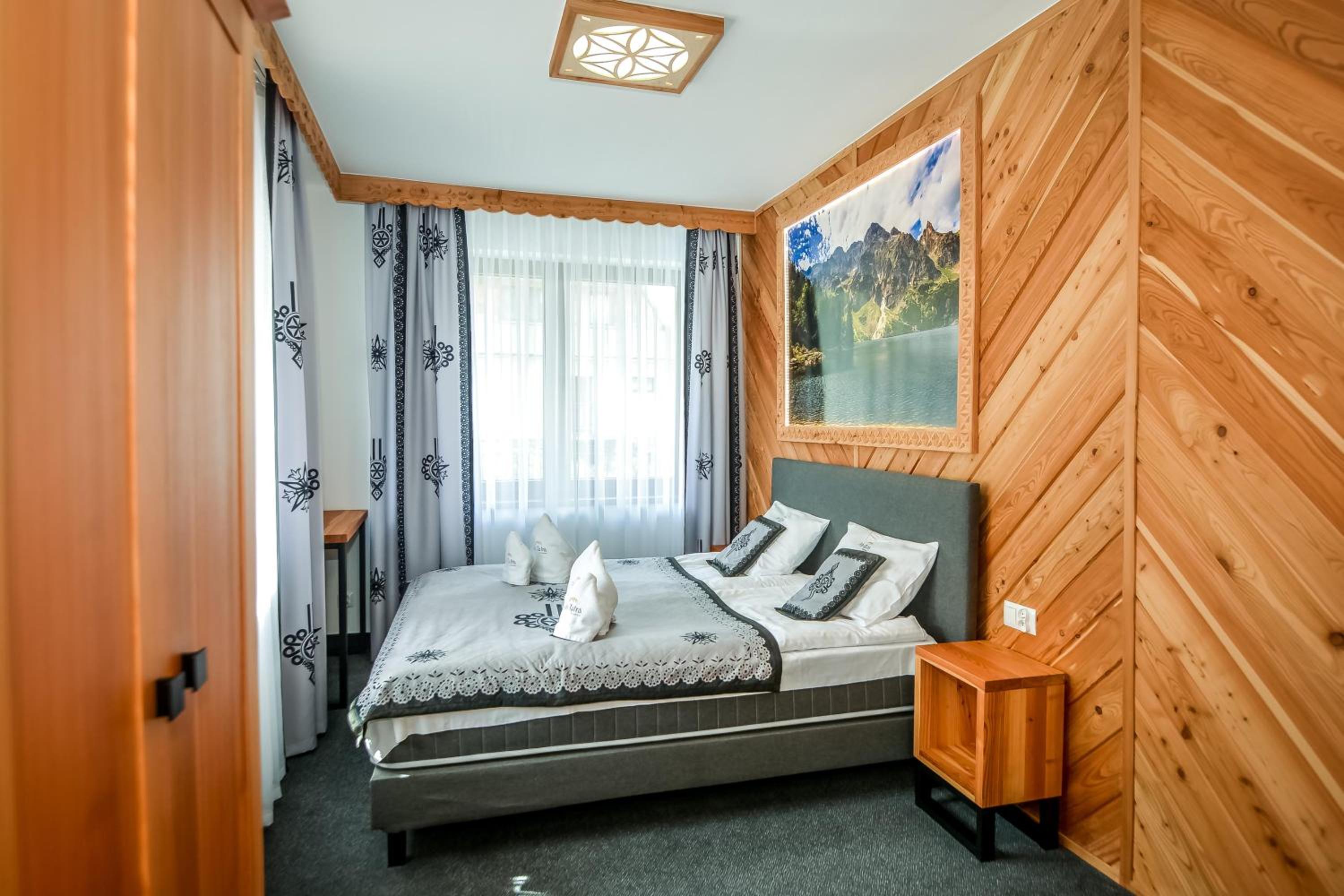 Premium Double Room with Mountain View - Photo 25