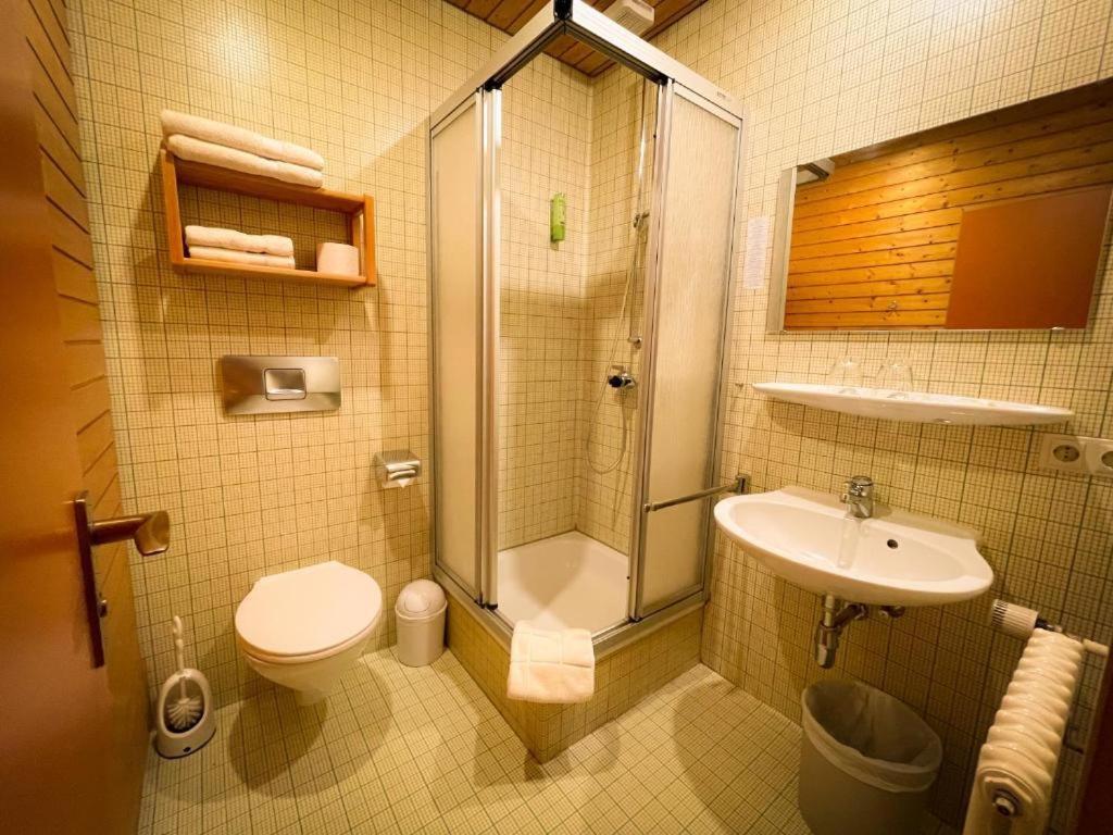 Economy Double Room - Photo 14