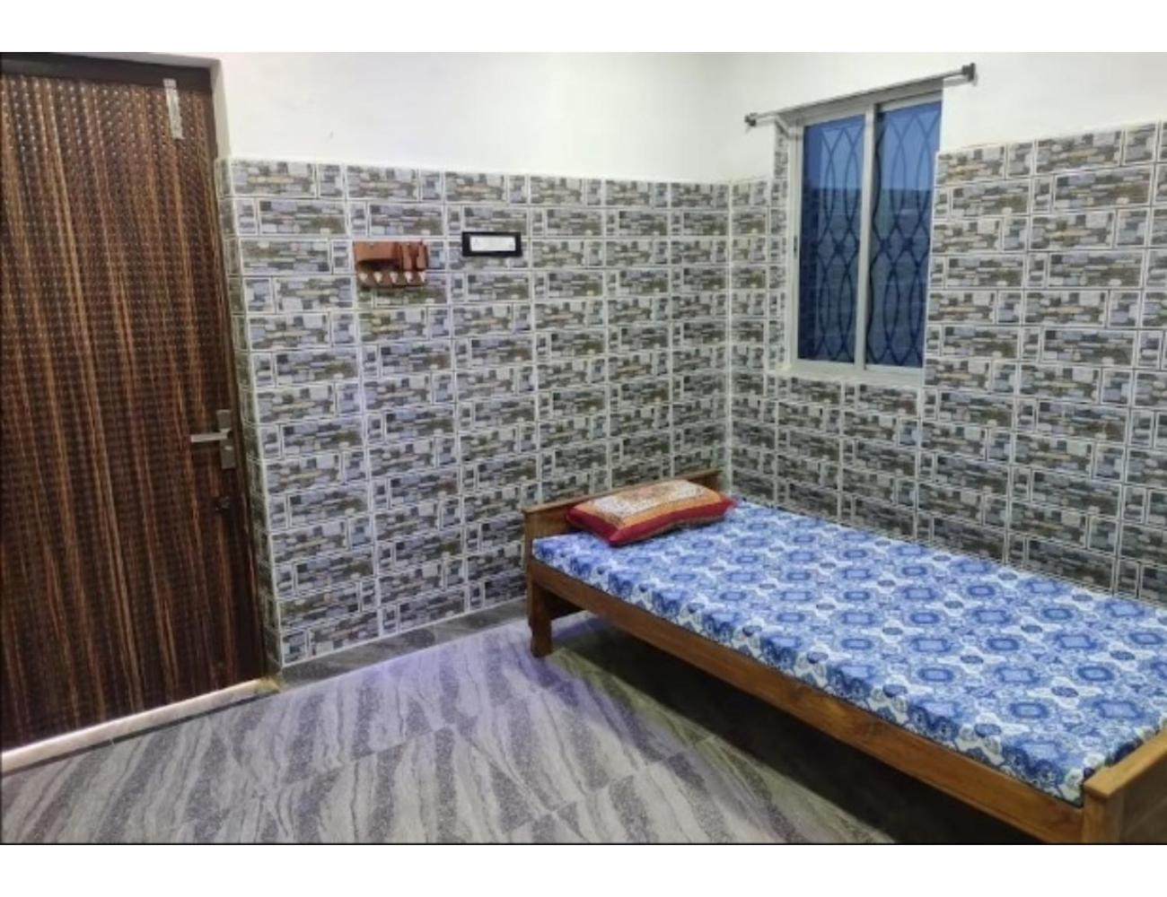 Budget Double Room photo 2
